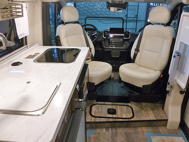 2025 Travato/59K/2025 image-18