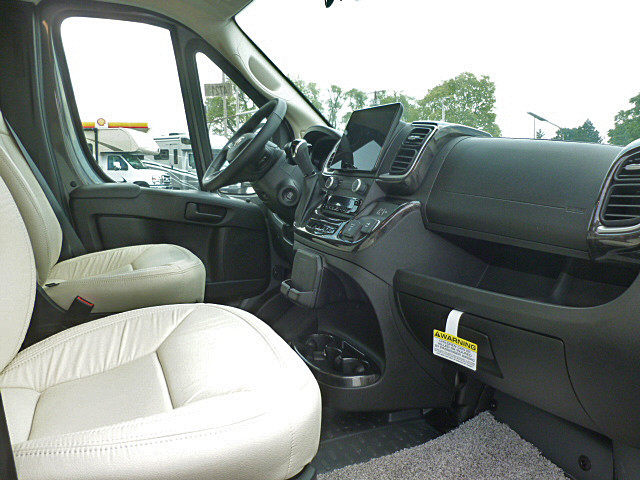 2025 Travato/59K/2025 image-9