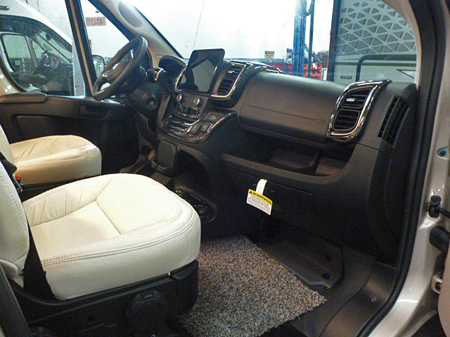 2025 Travato/59K/2025 image-13