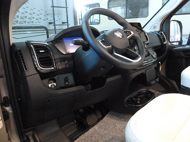 2025 Travato/59K/2025 image-14