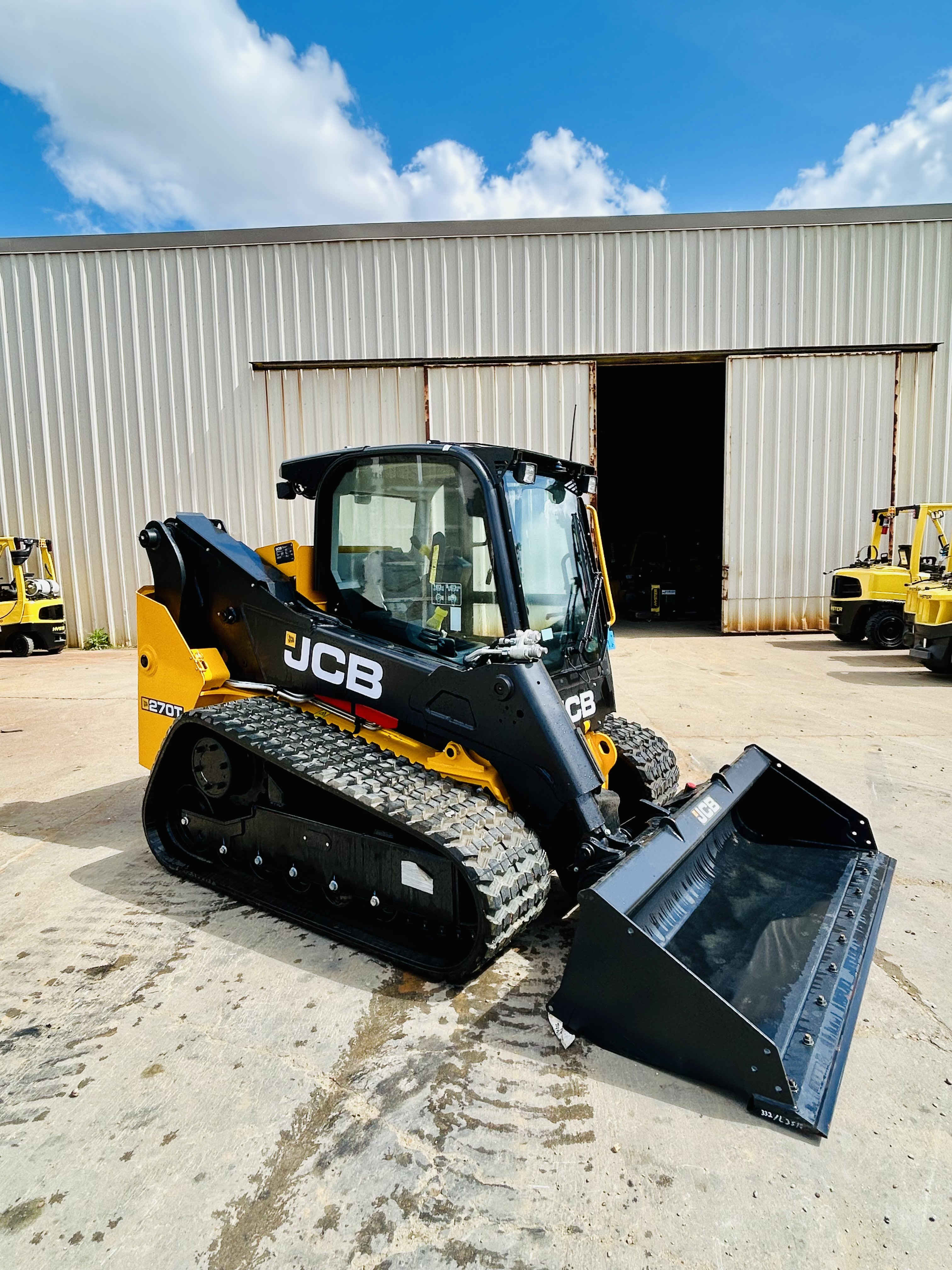 2025 JCB 270T