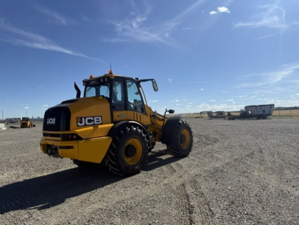 2024 JCB TM420