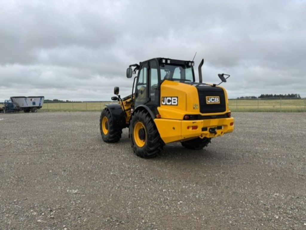 2022 JCB TM420