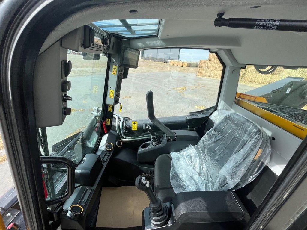2026 JCB 270T