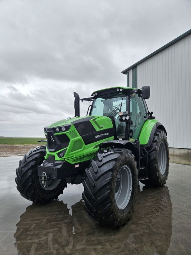 Photo of a 2022 Deutz-Fahr 6165