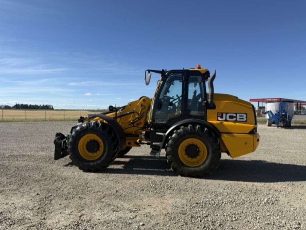 2024 JCB TM420