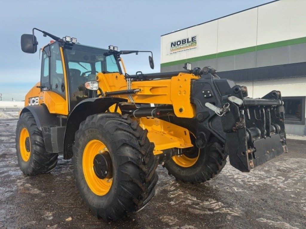 2023 JCB Telescopic Wheel Loaders TM420
