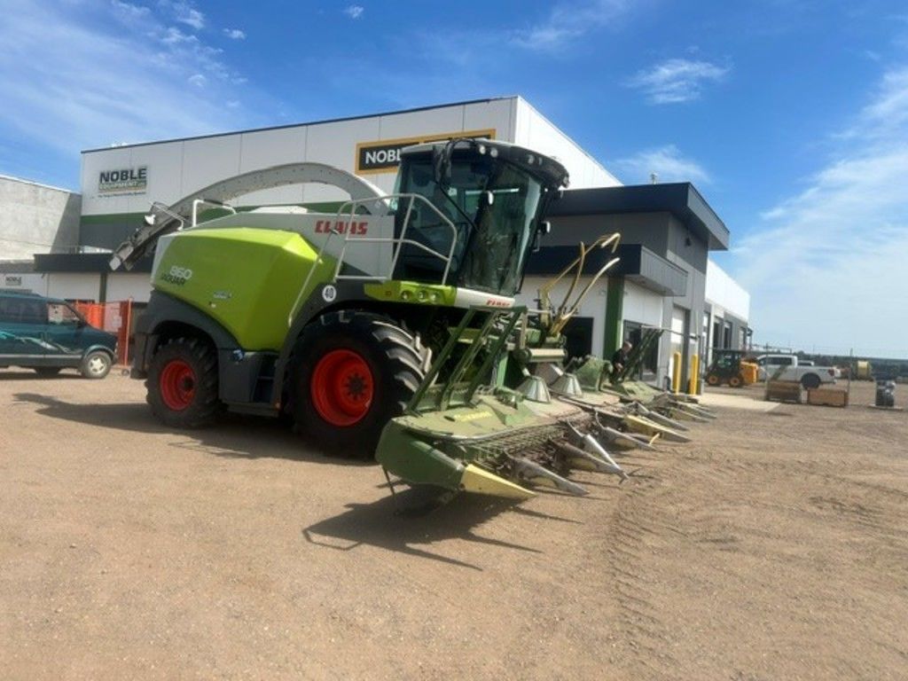 Photo of a 2015 Claas 860