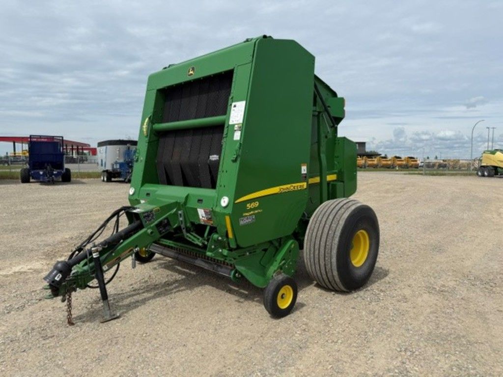 Photo of a 2017 John Deere 569