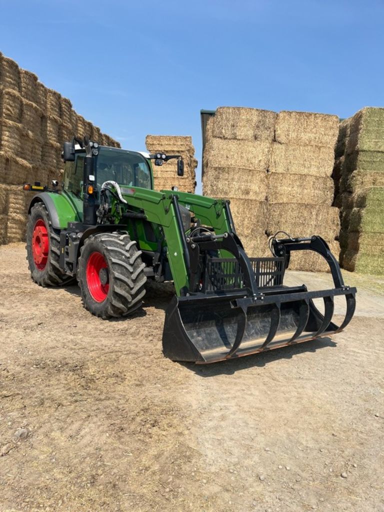 2017 Fendt 716 TRACTOR