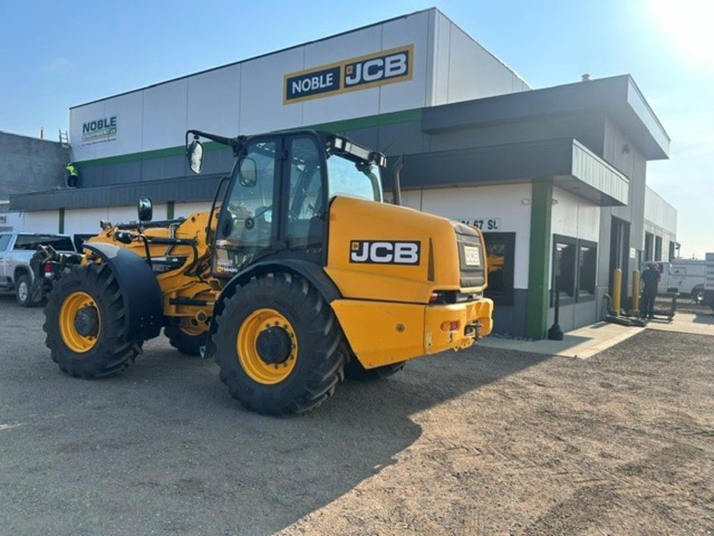 2021 JCB TM420