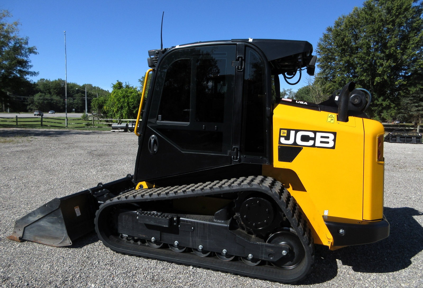 2023 JCB 300T