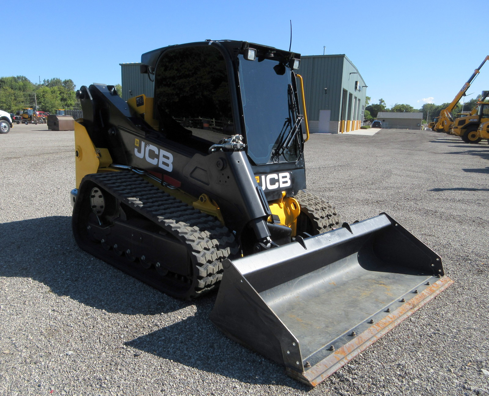 2023 JCB 300T