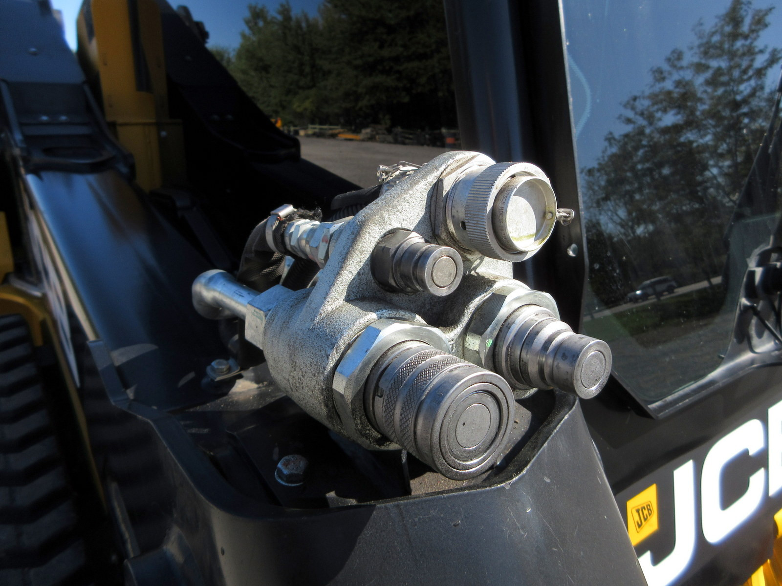 2023 JCB 300T
