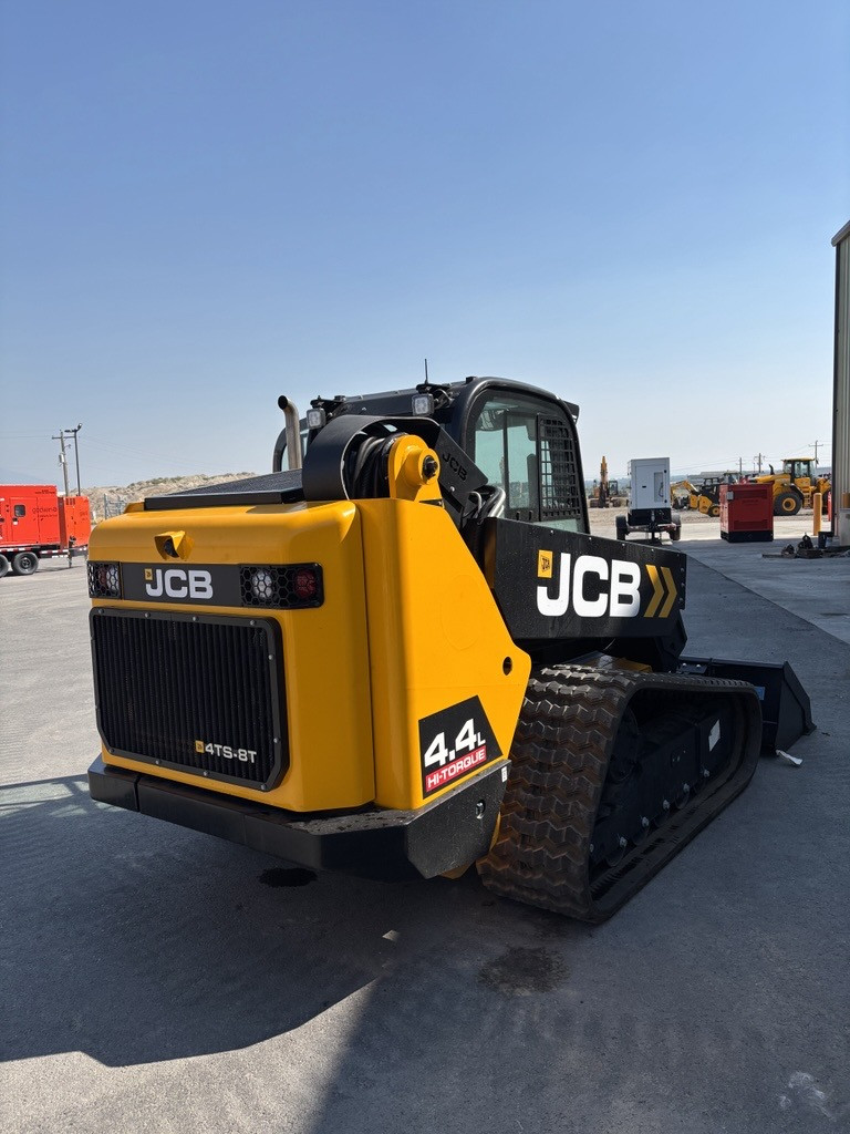 2026 JCB 4TS-8T