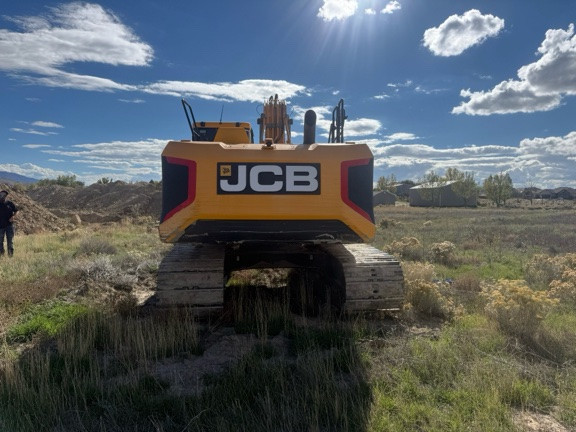 2022 JCB 220X LC