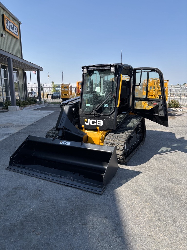 2026 JCB 4TS-8T