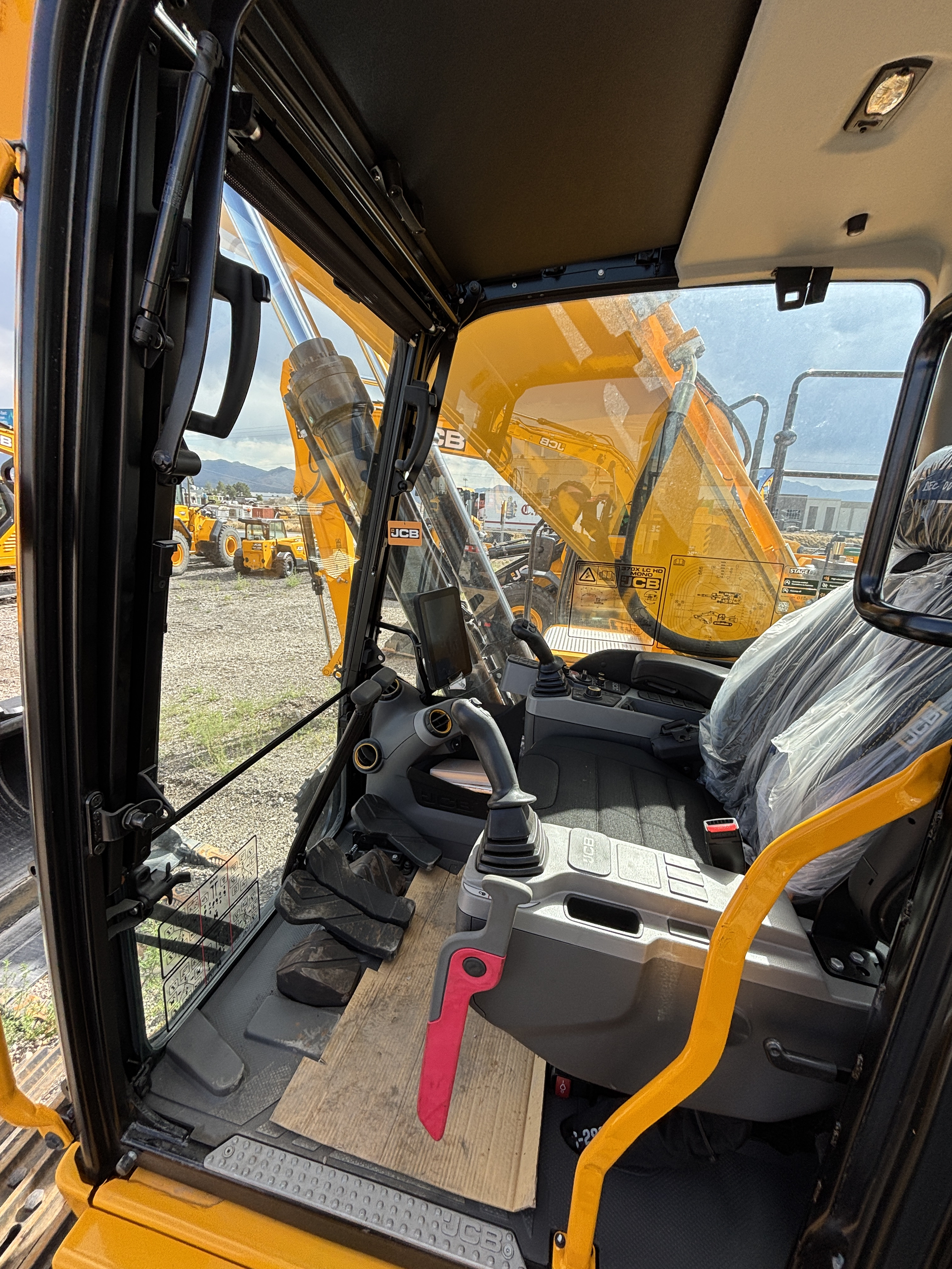 2026 JCB 370X