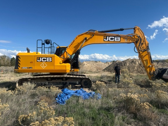 2022 JCB 220X LC