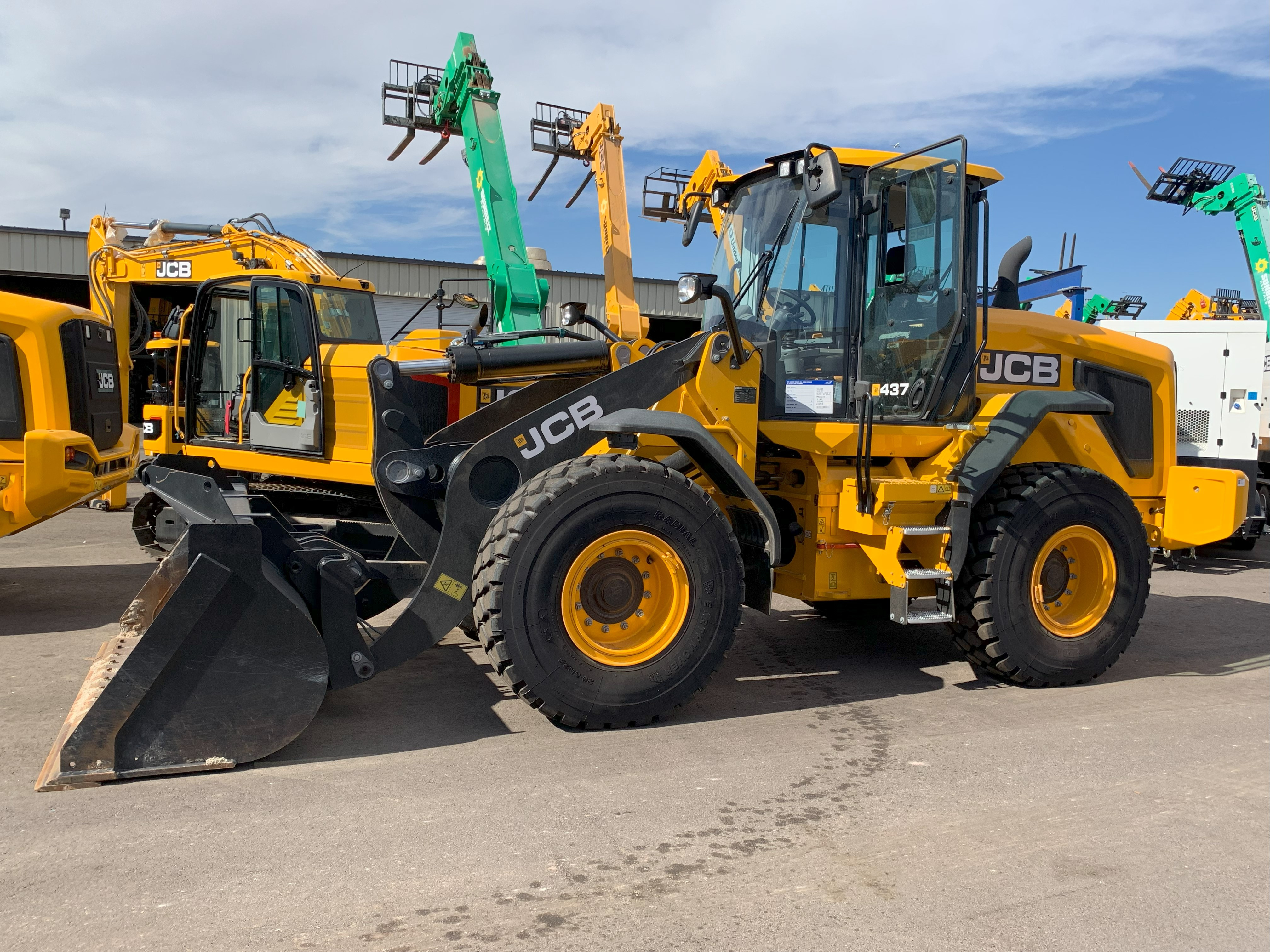 2022 JCB 437