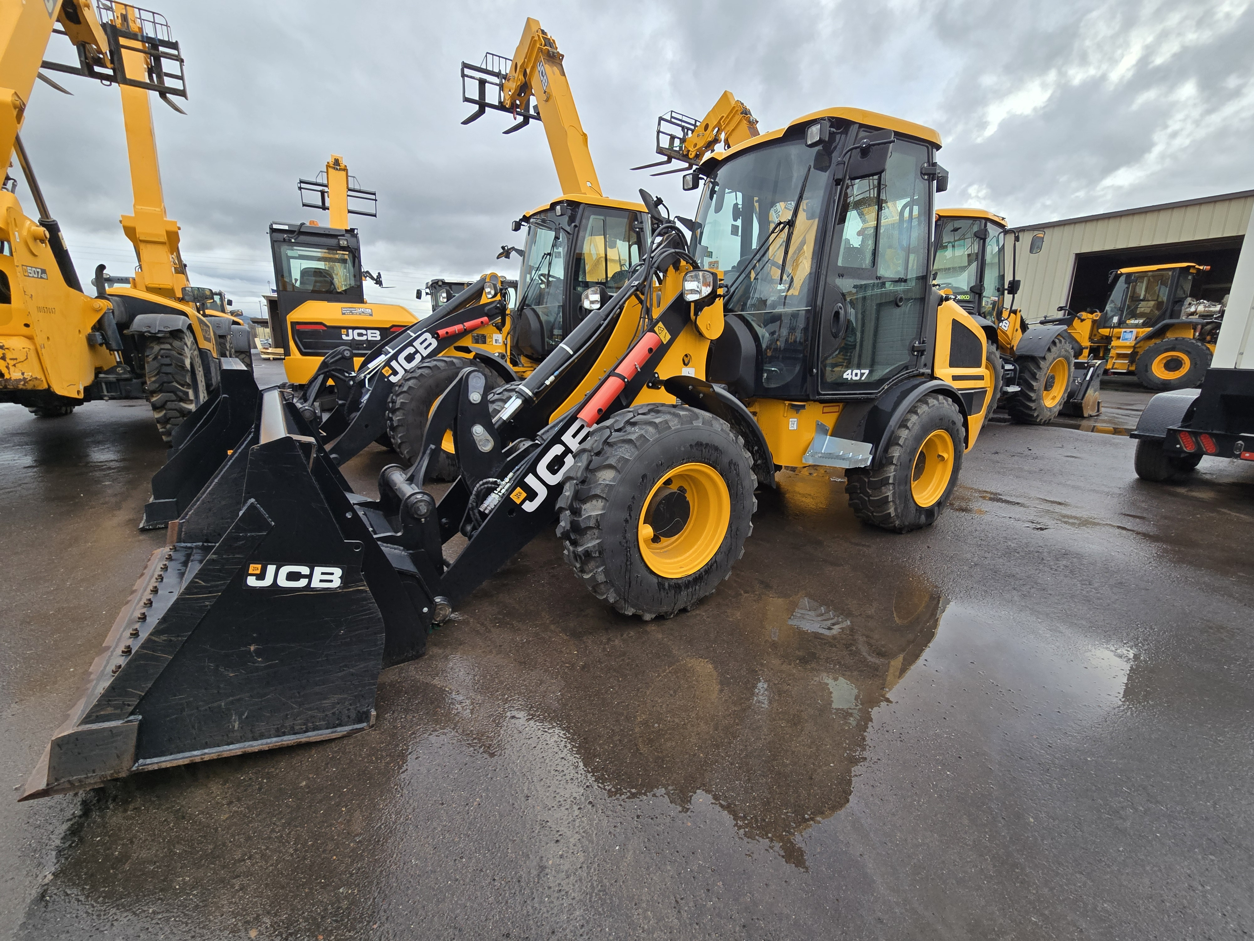 2023 JCB 407