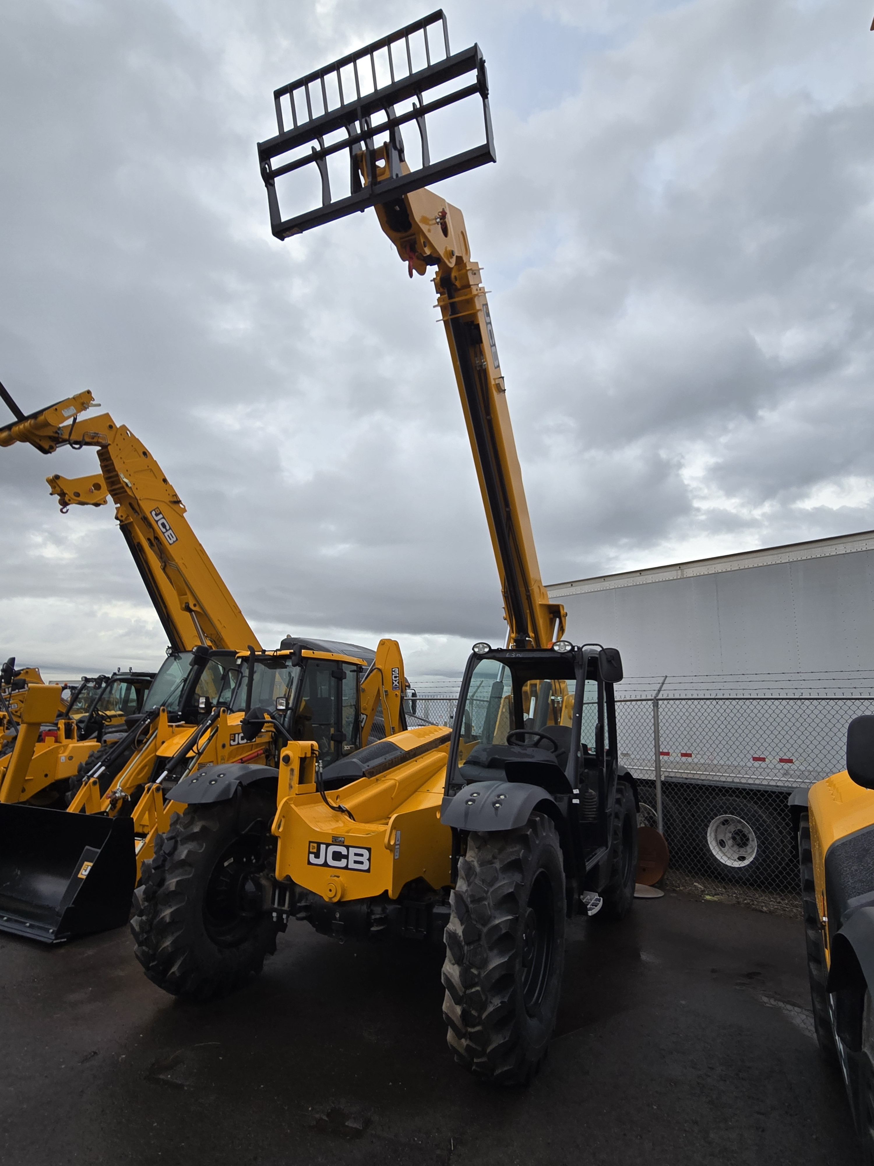 Photo of a 2024 JCB 507-42