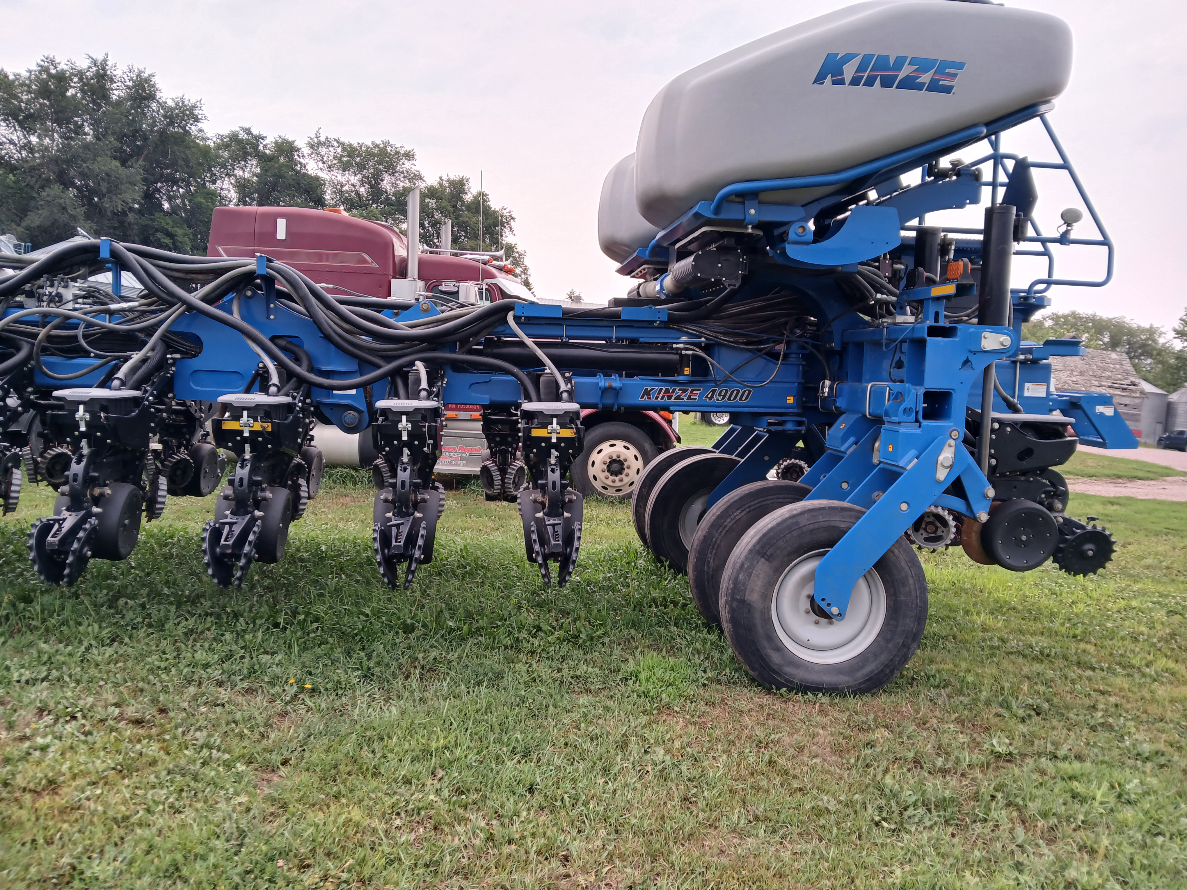 2014 Kinze 4900