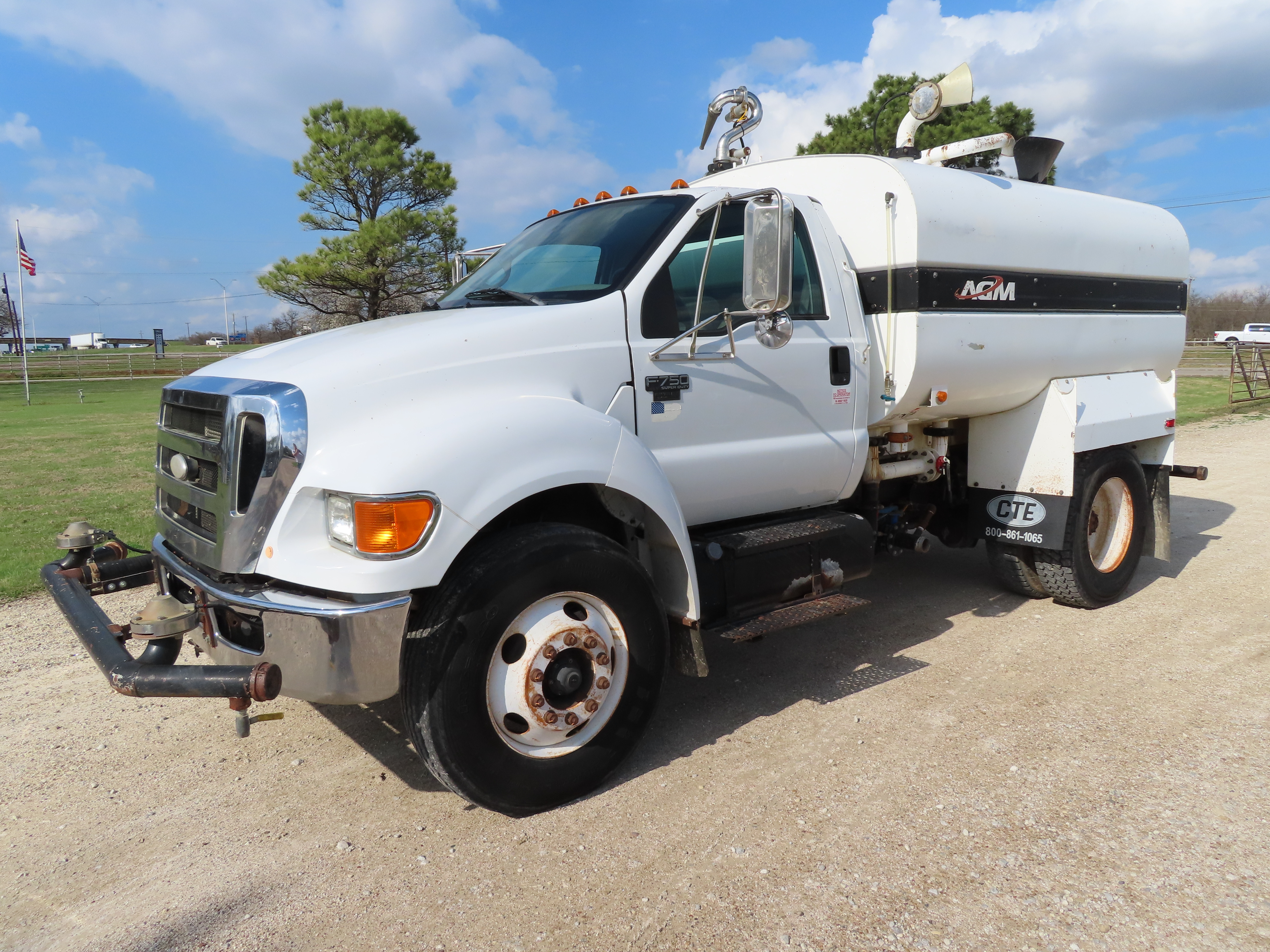 2008 Ford F750 Water Truck - TRK