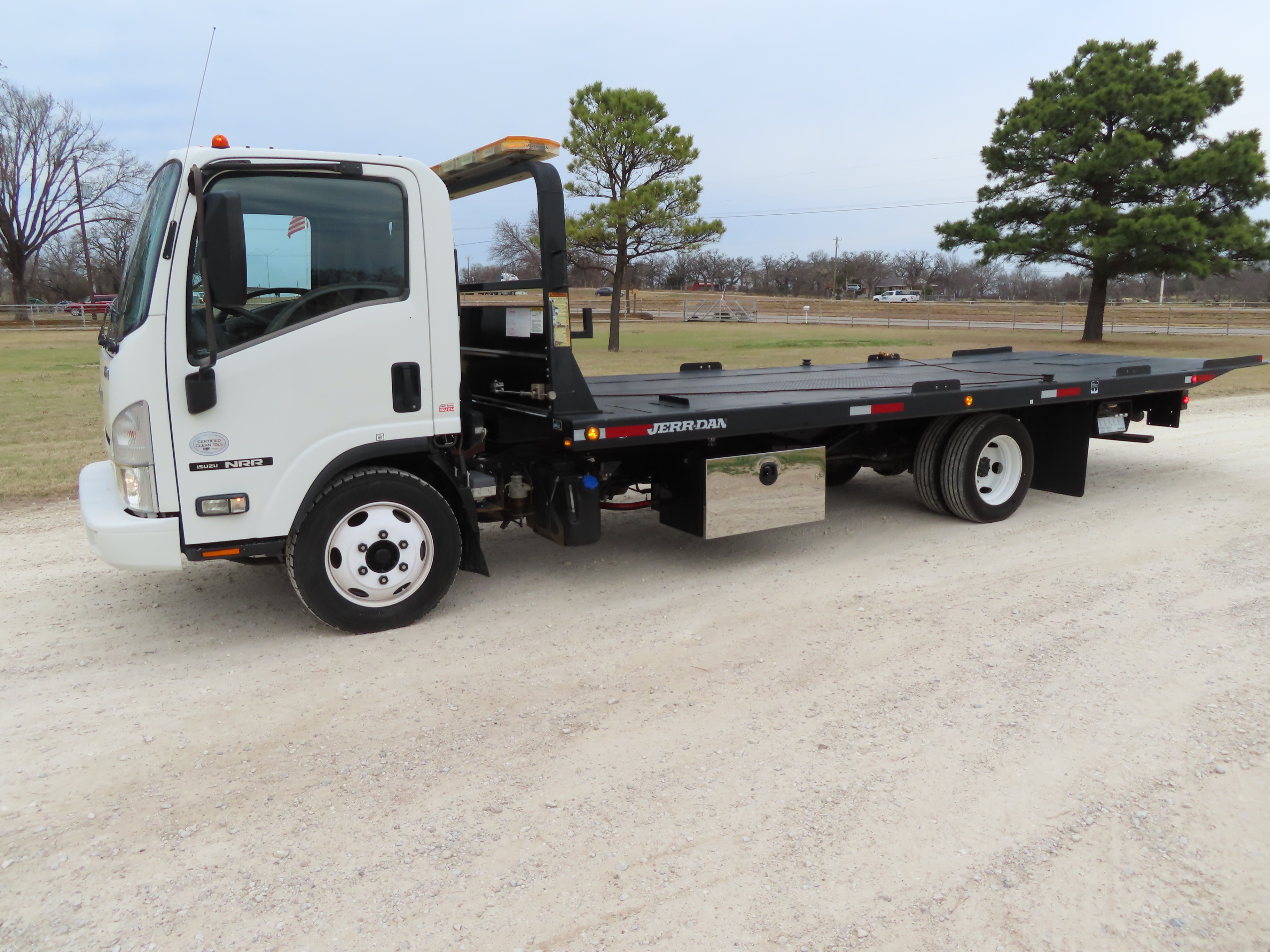 2013 Isuzu NRR Rollback Truck - TRK