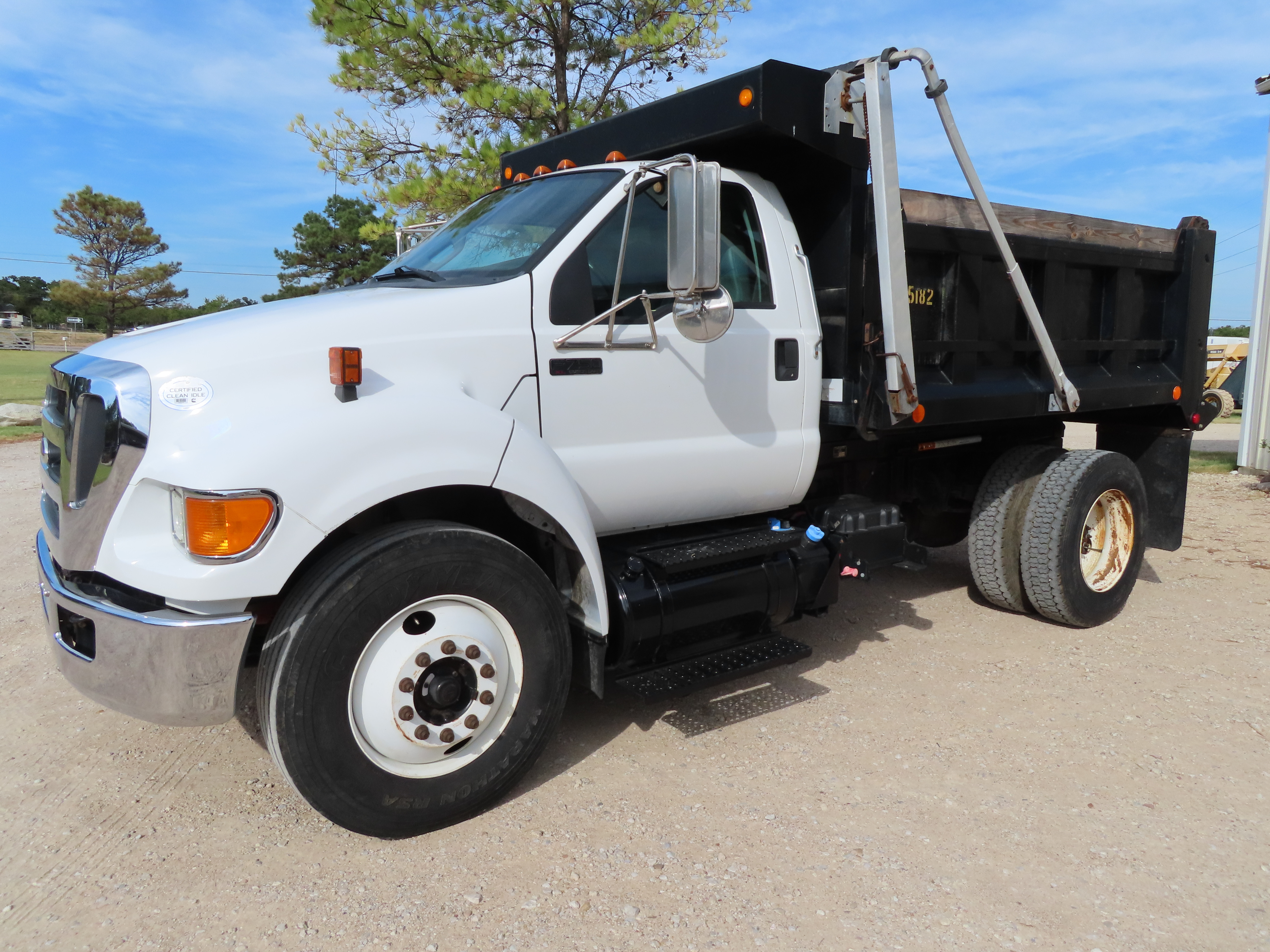 Photo of 2015 Ford F750 Dump Truck - TRK