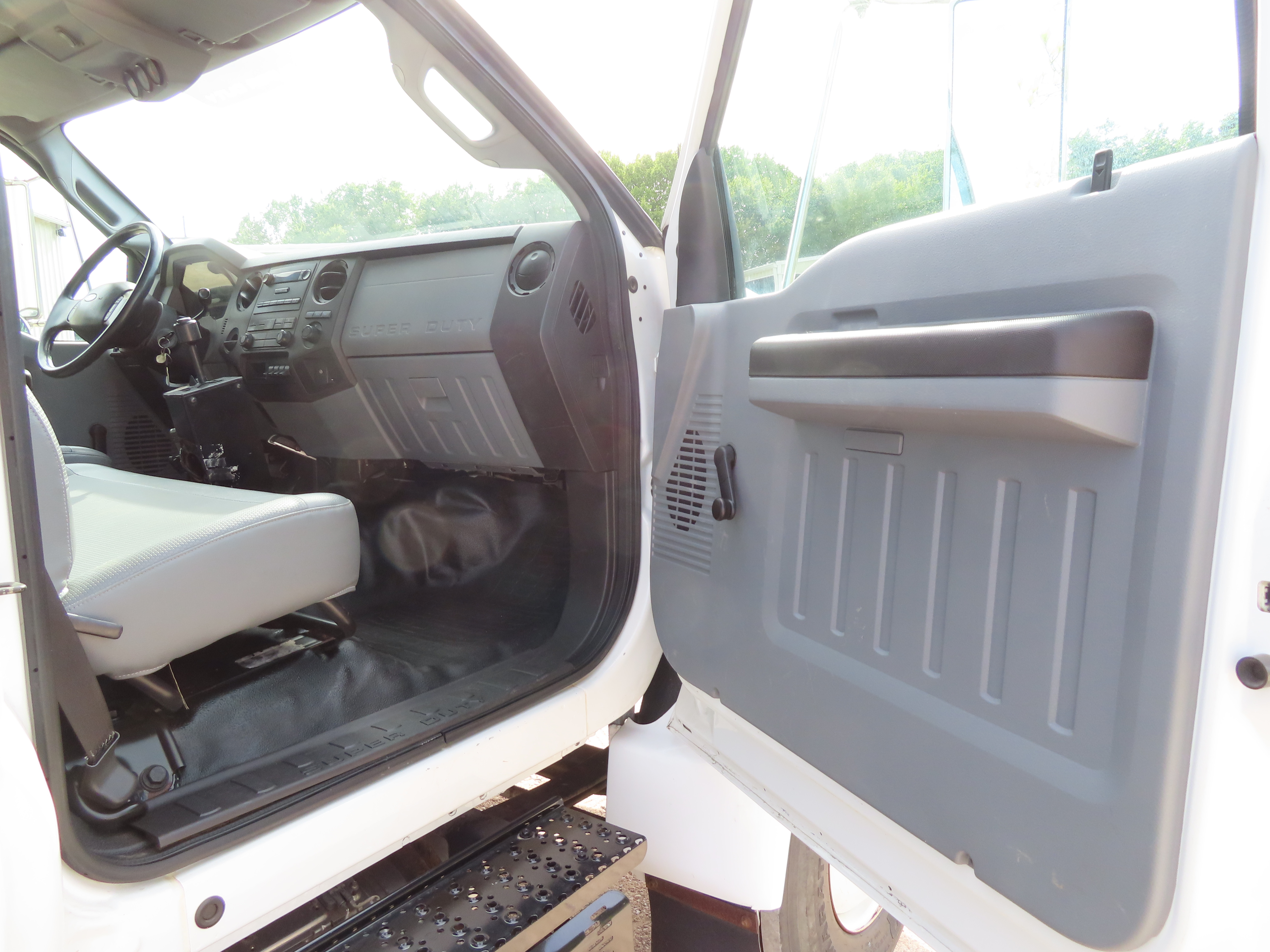 2015 Ford F750 DUMP TRUCK - TRK