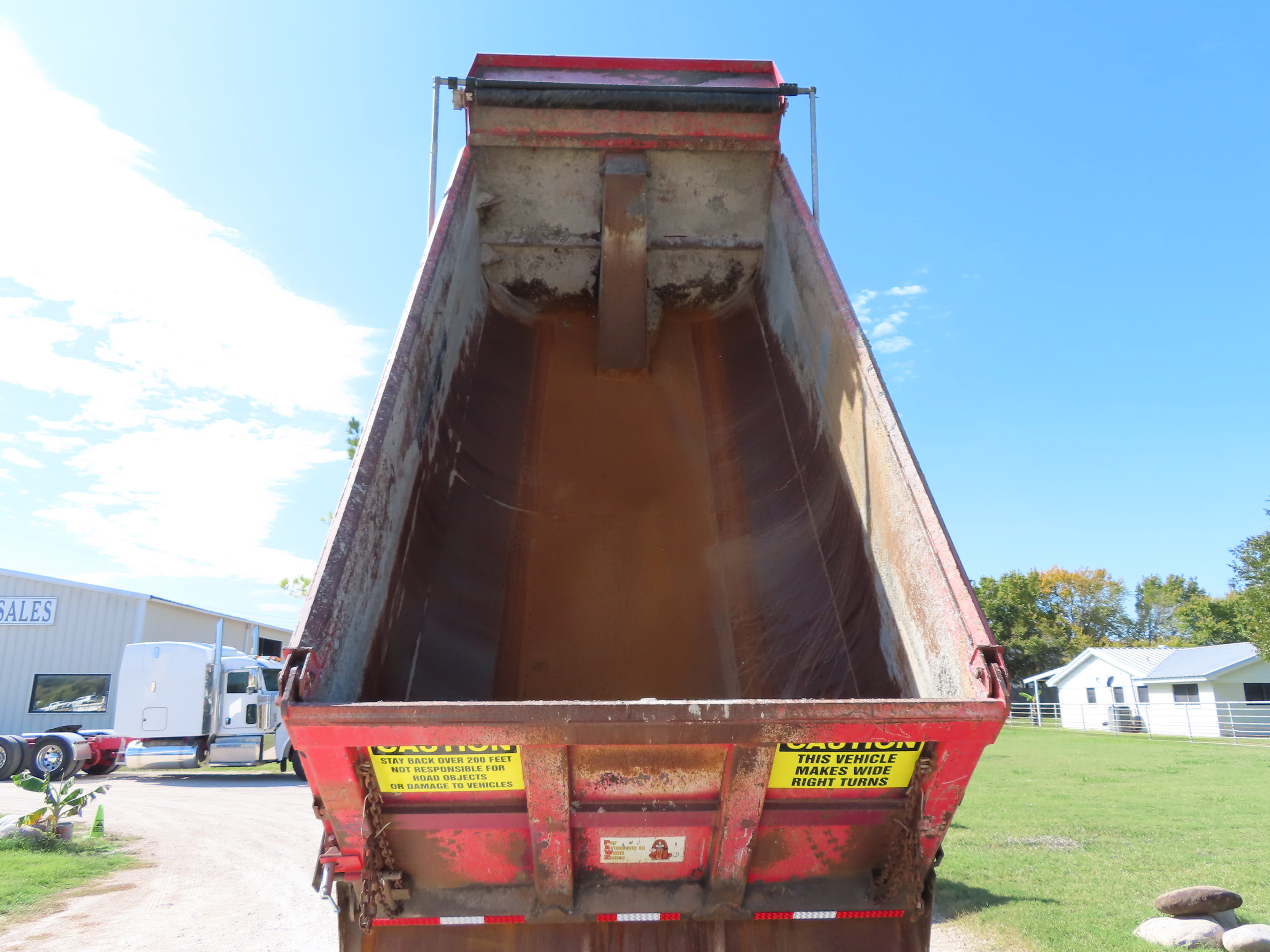 2014 Kenworth T800 Dump Truck - TRK