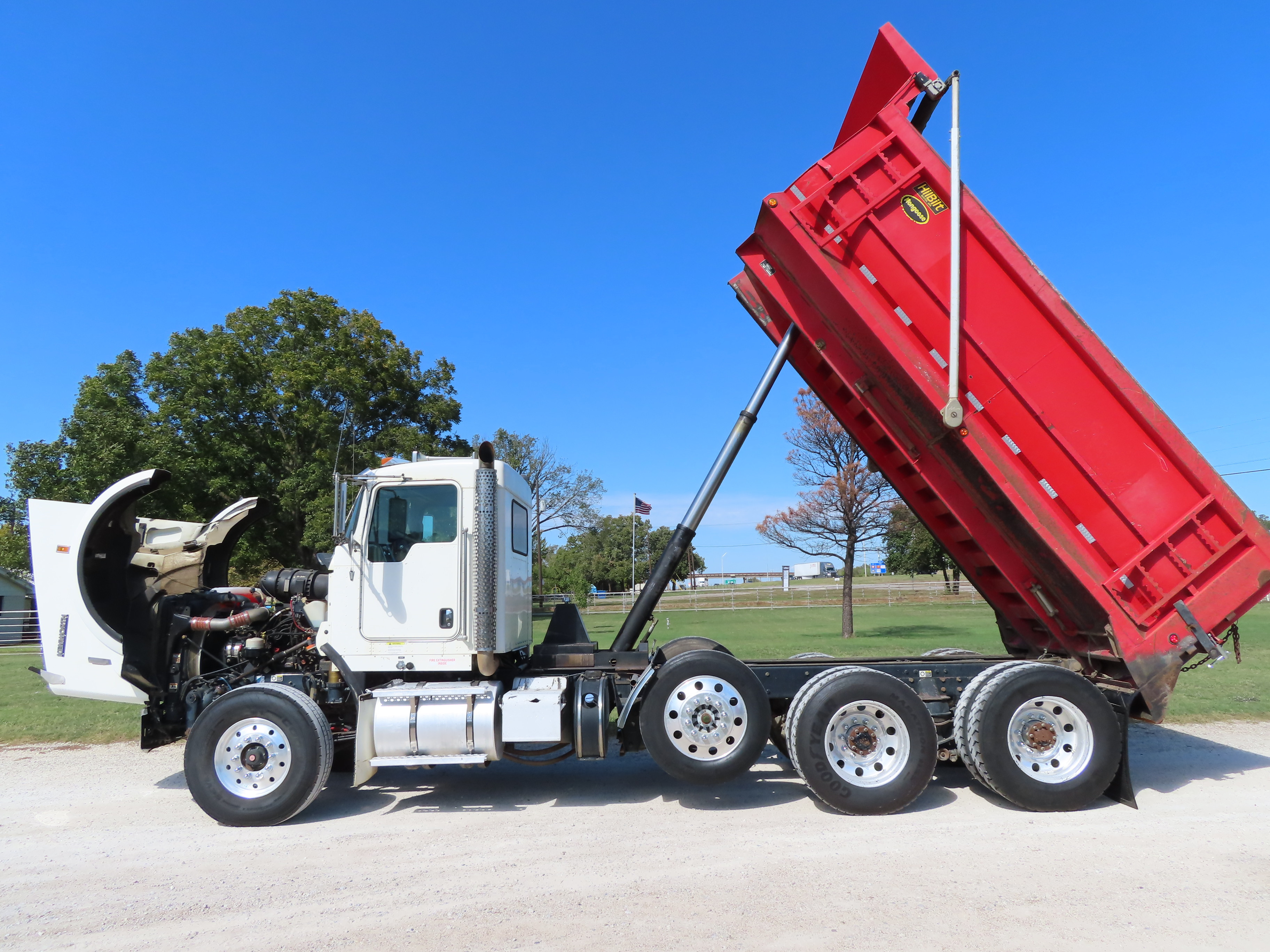 2014 Kenworth T800 Dump Truck - TRK