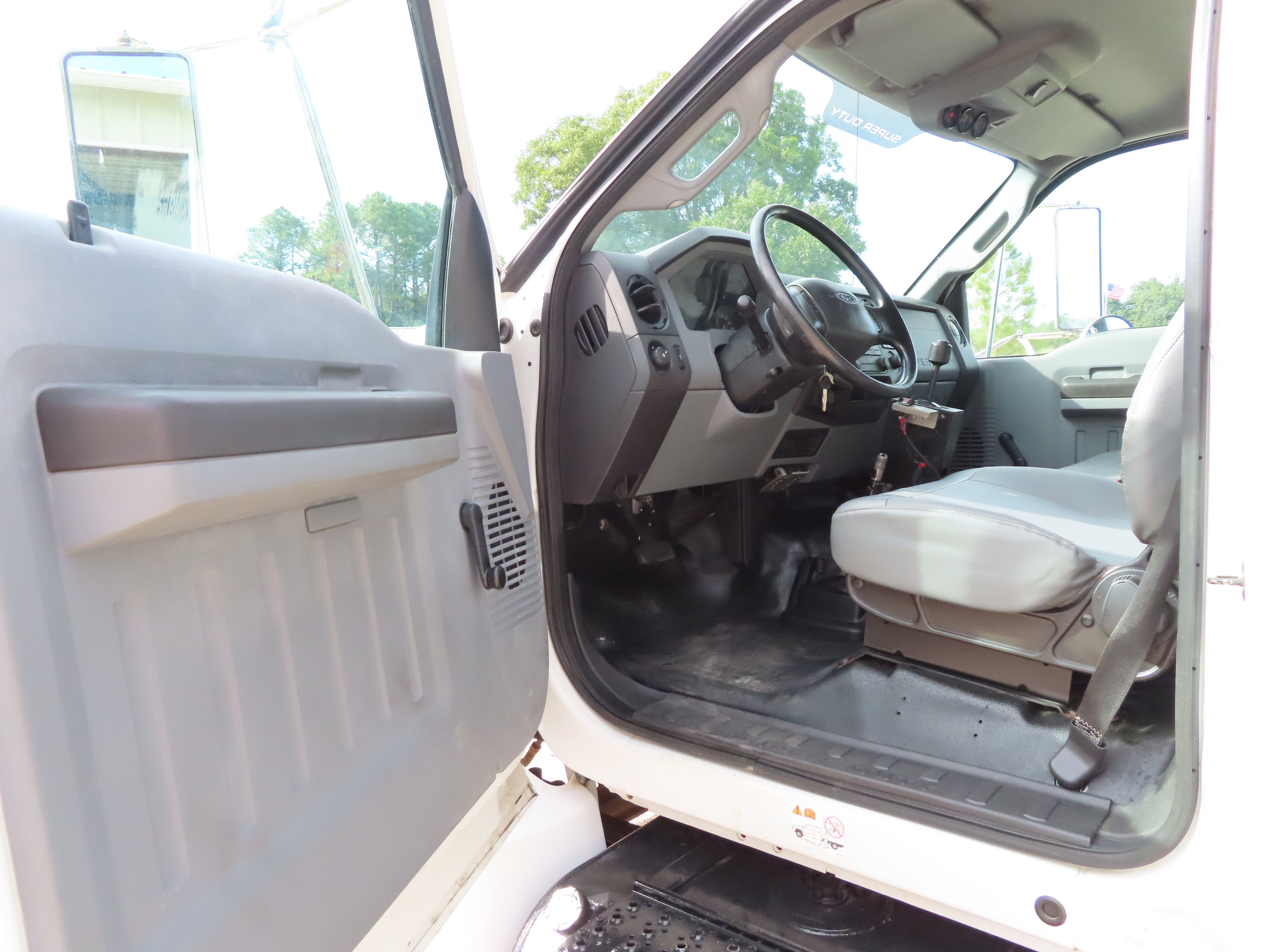 2015 Ford F750 DUMP TRUCK - TRK