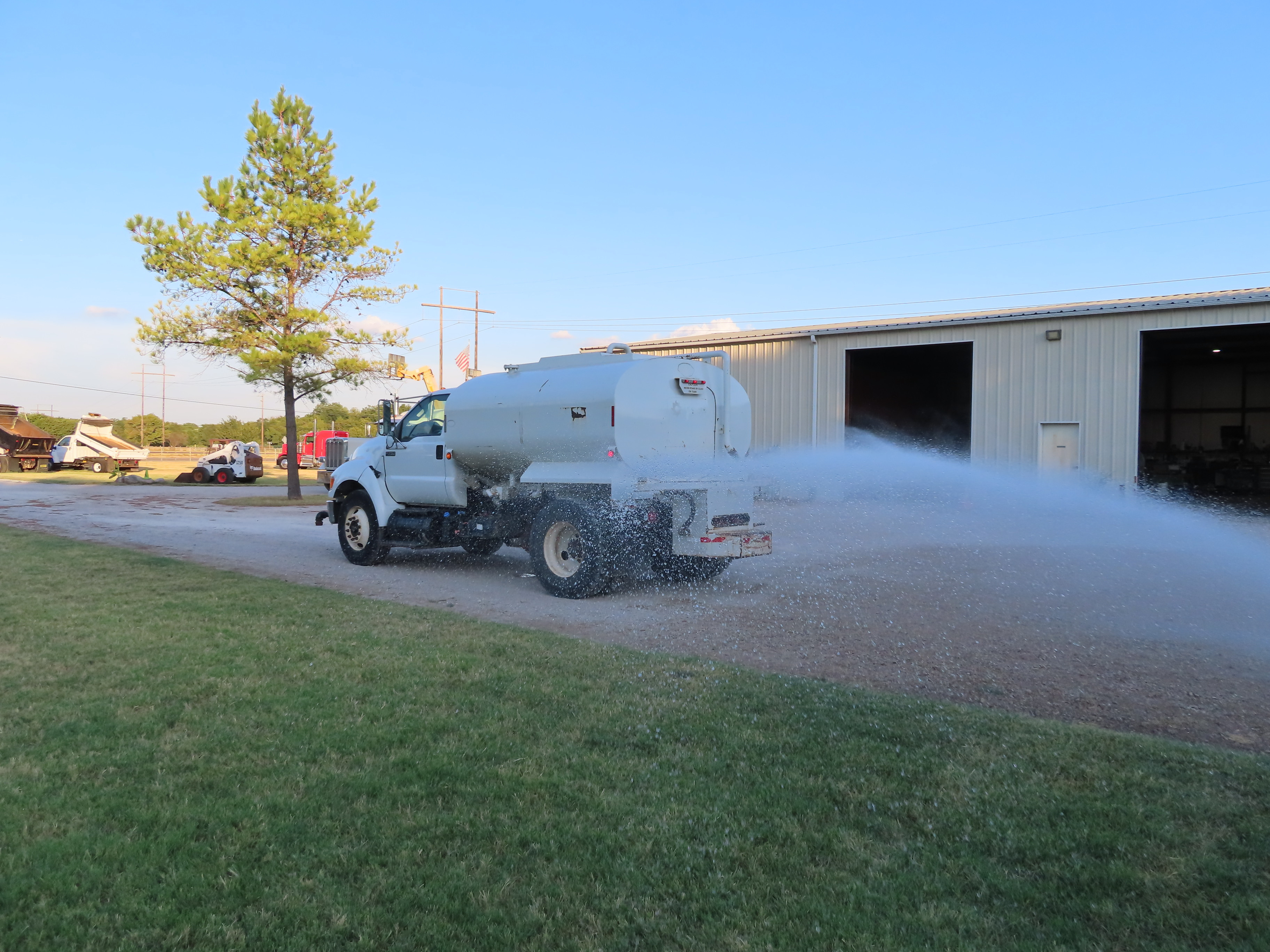 2013 Ford F750 Water Truck - TRK
