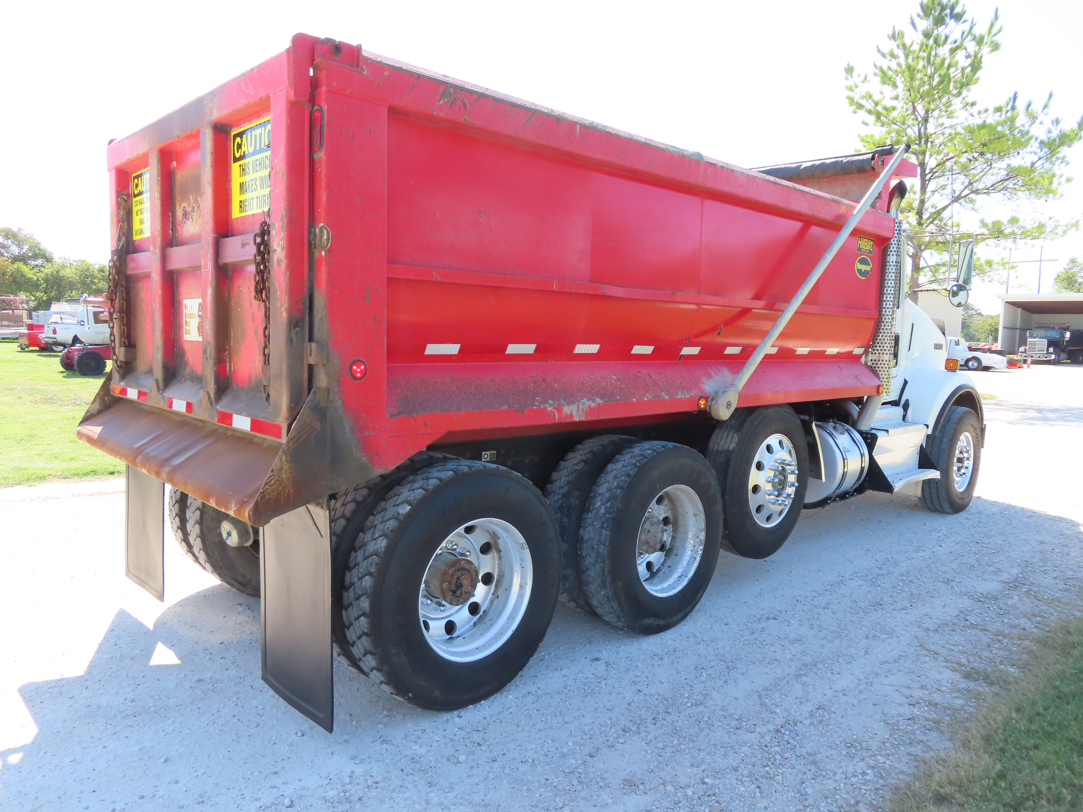 2014 Kenworth T800 Dump Truck - TRK