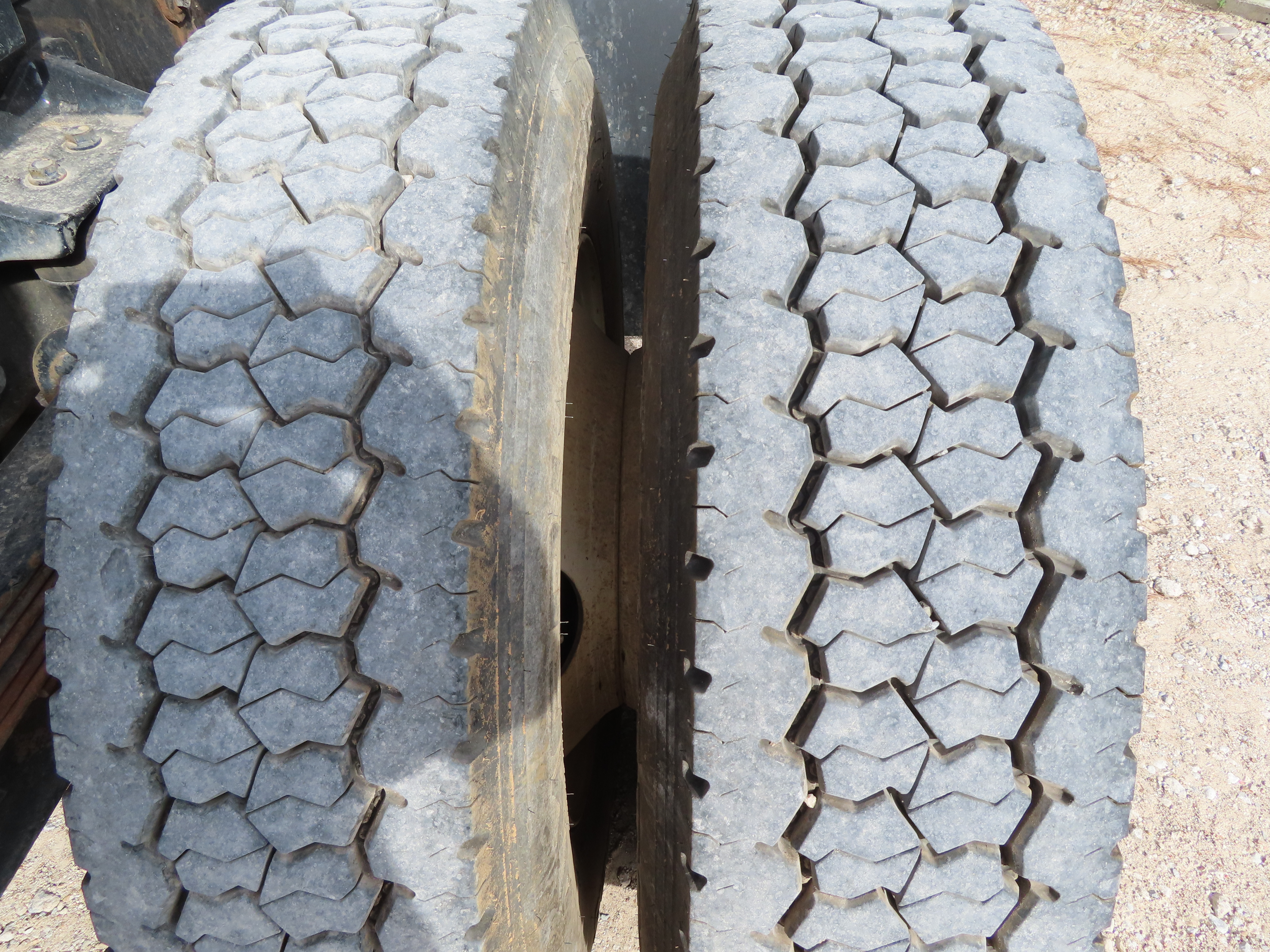 2015 Ford F750 DUMP TRUCK - TRK