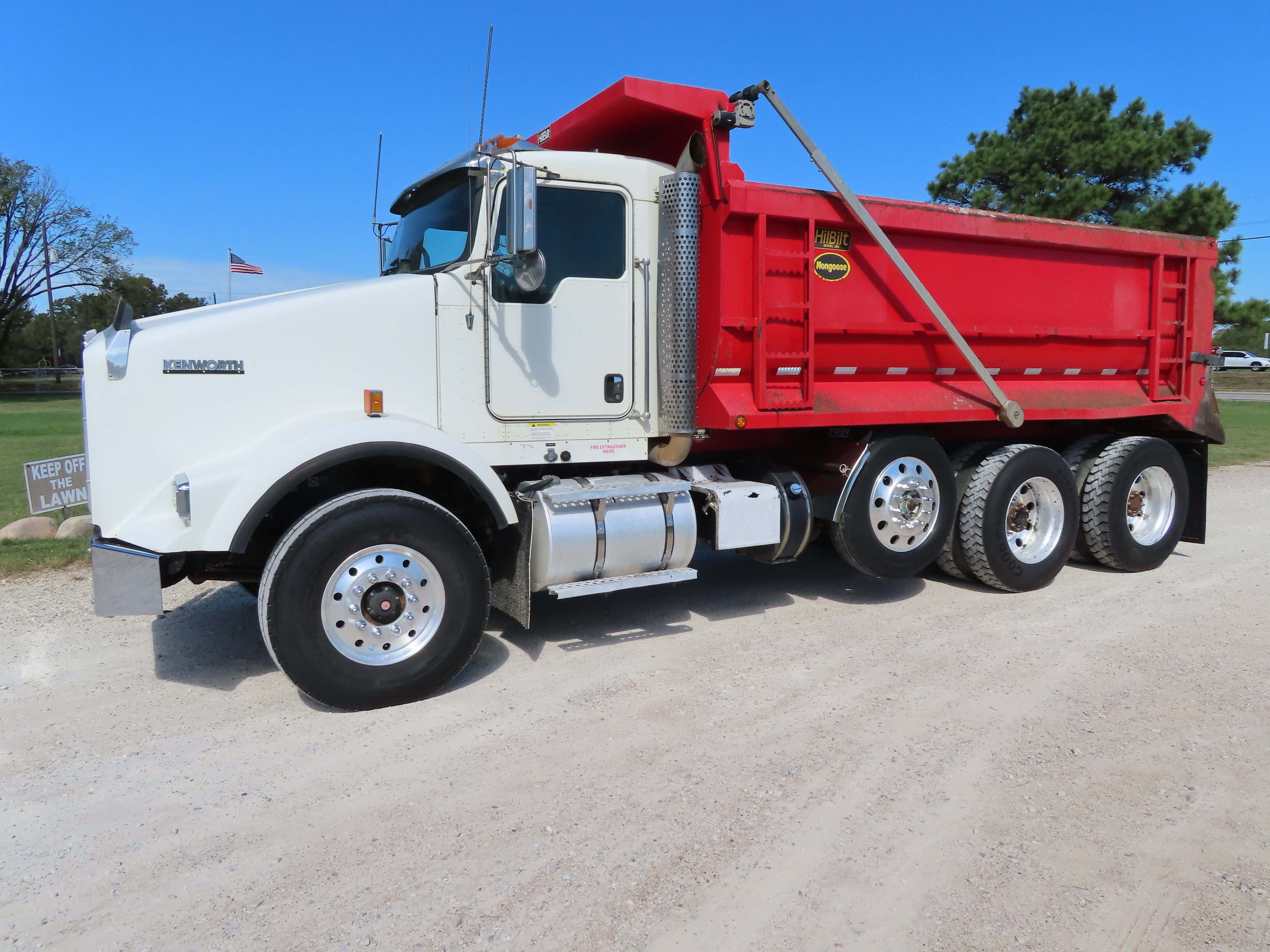 2014 Kenworth T800 Dump Truck - TRK