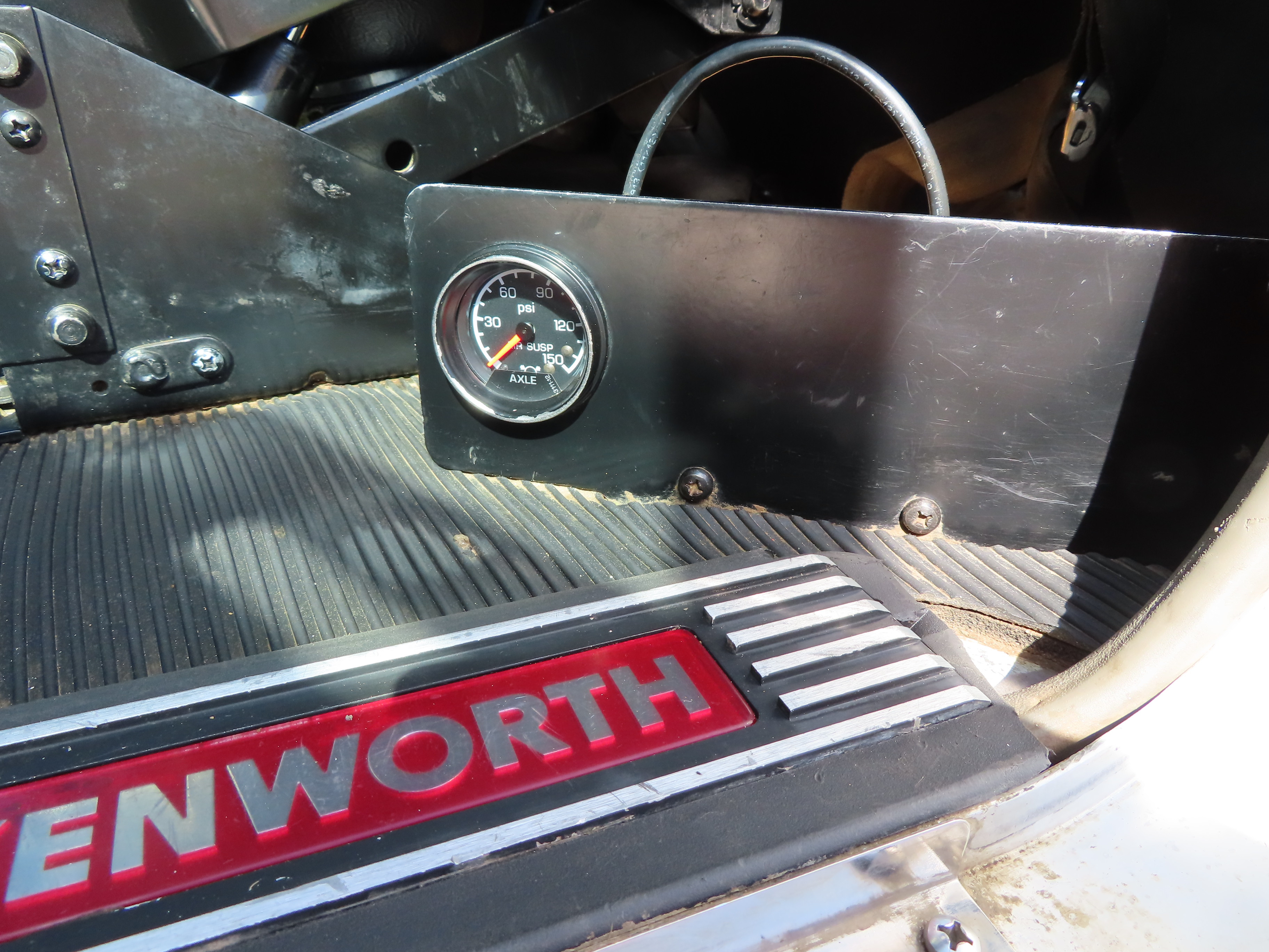 2014 Kenworth T800 Dump Truck - TRK