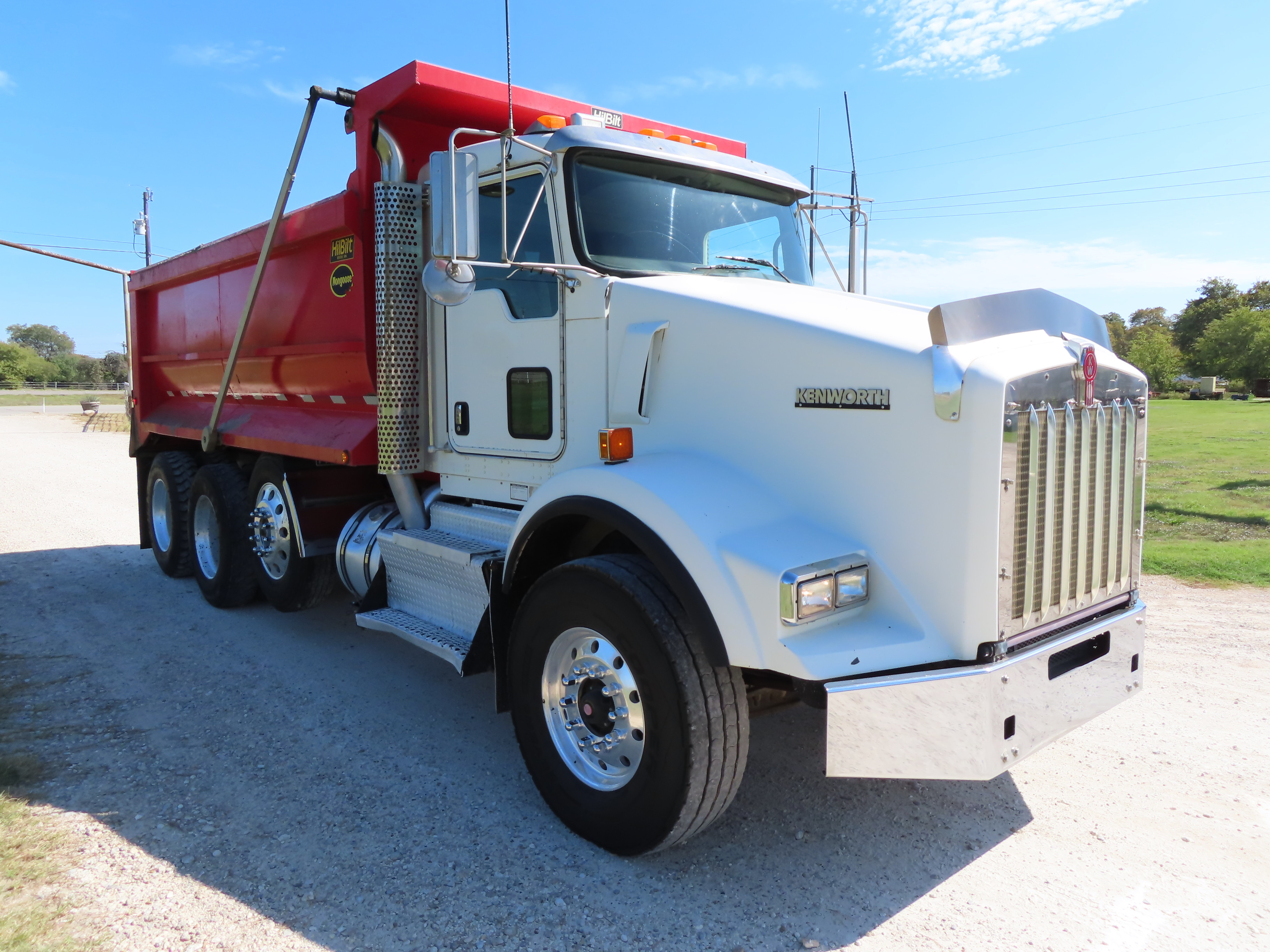 2014 Kenworth T800 Dump Truck - TRK