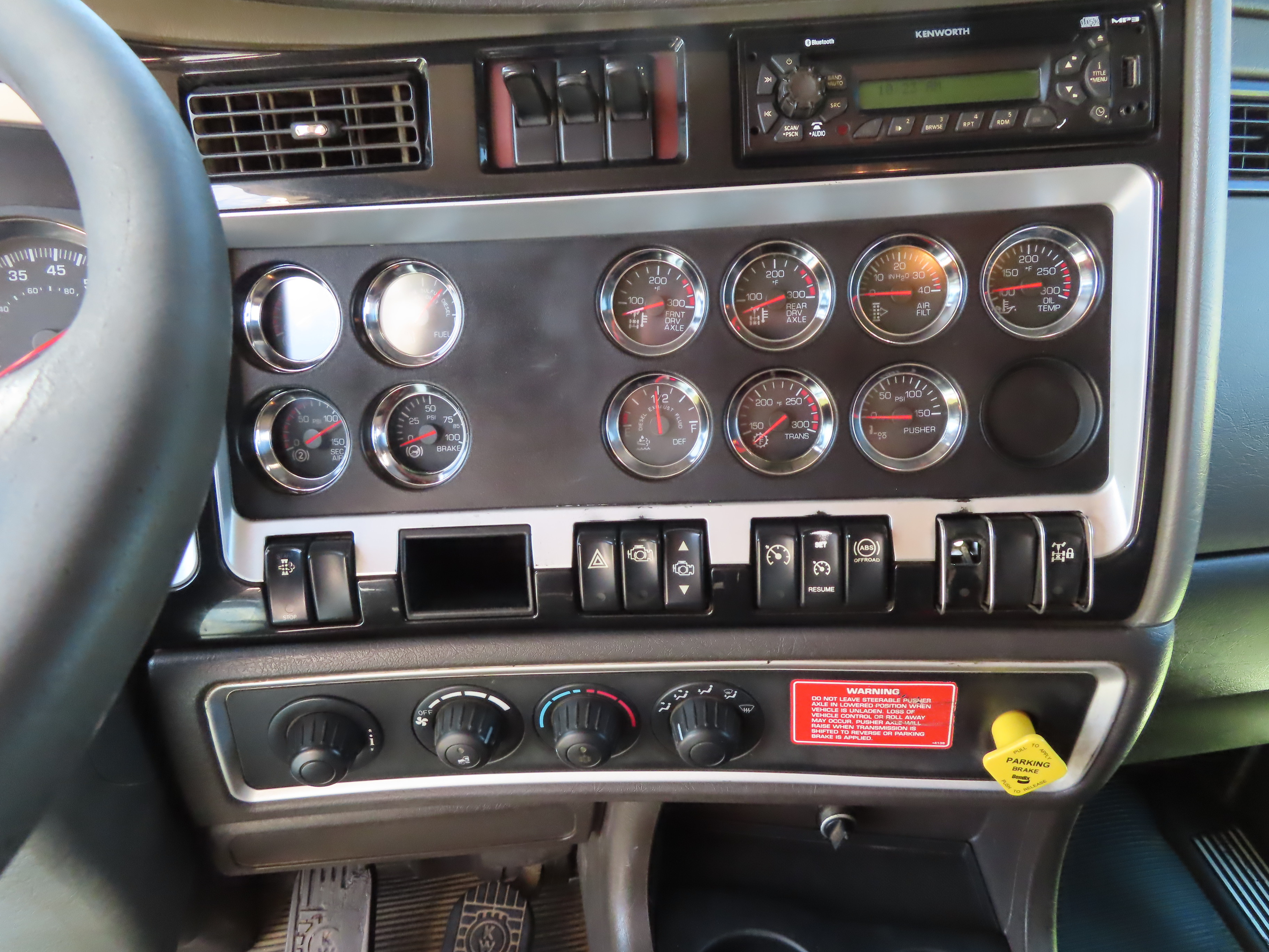 2014 Kenworth T800 Dump Truck - TRK