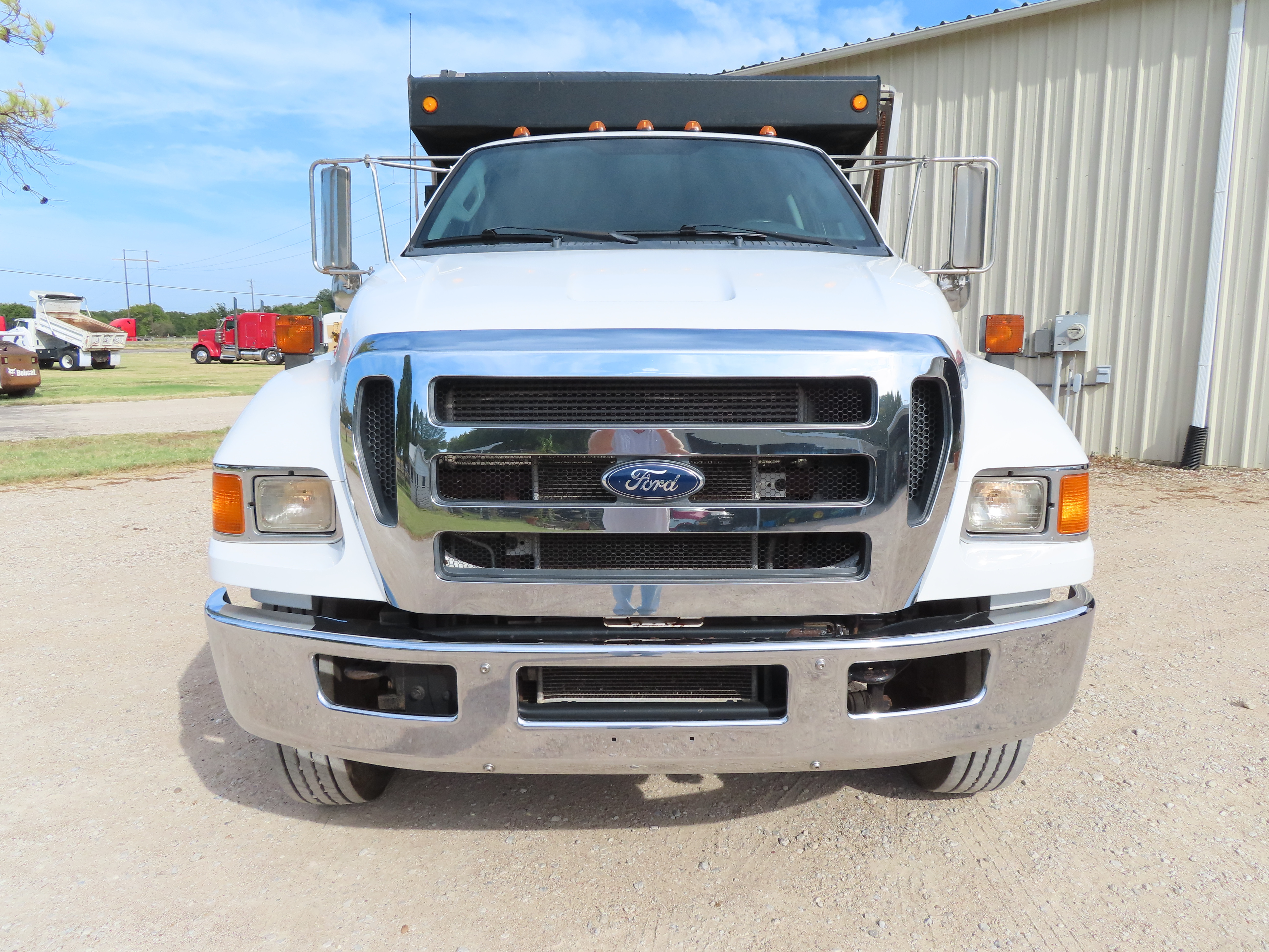 2015 Ford F750 DUMP TRUCK - TRK
