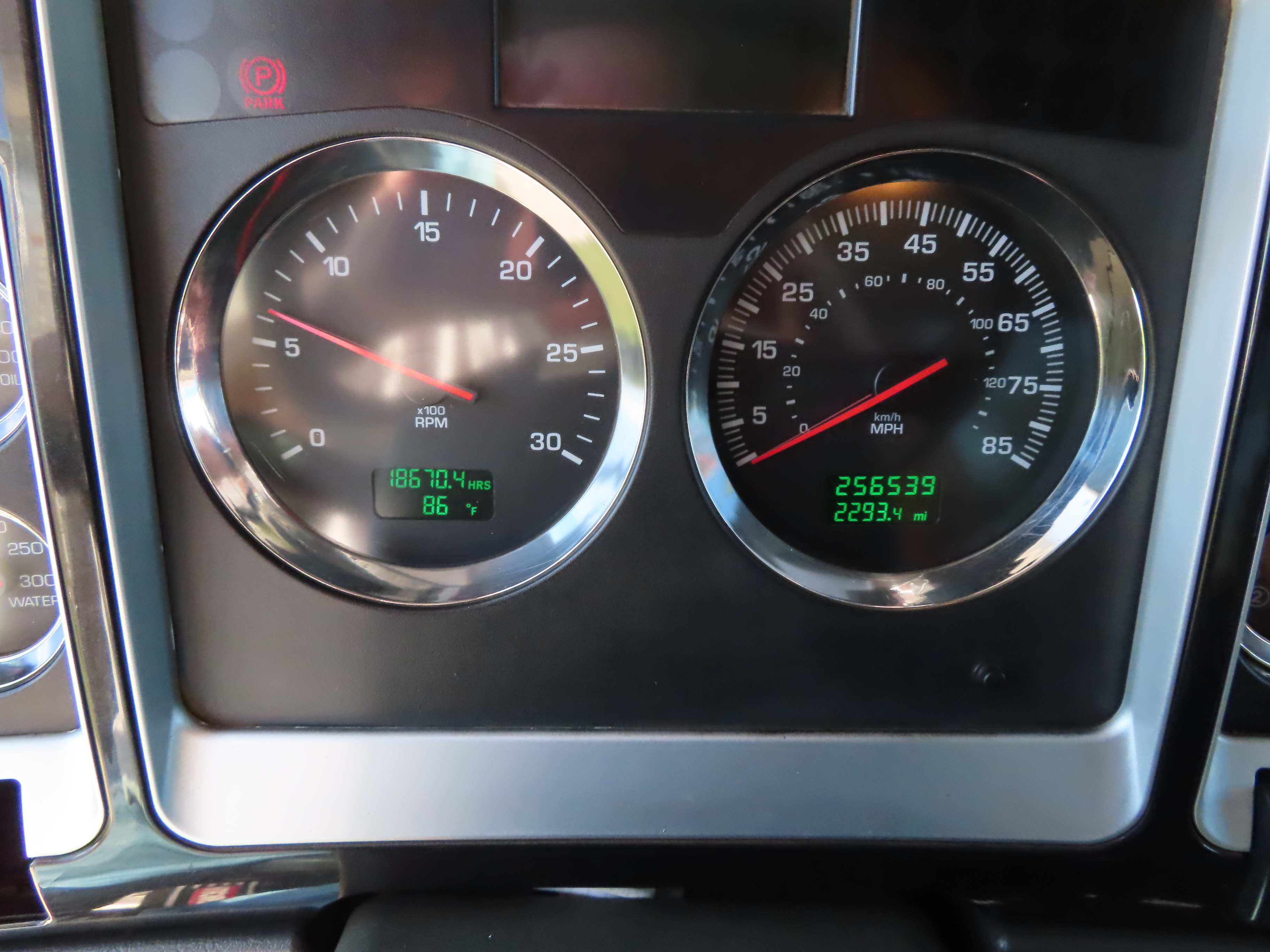 2014 Kenworth T800 Dump Truck - TRK