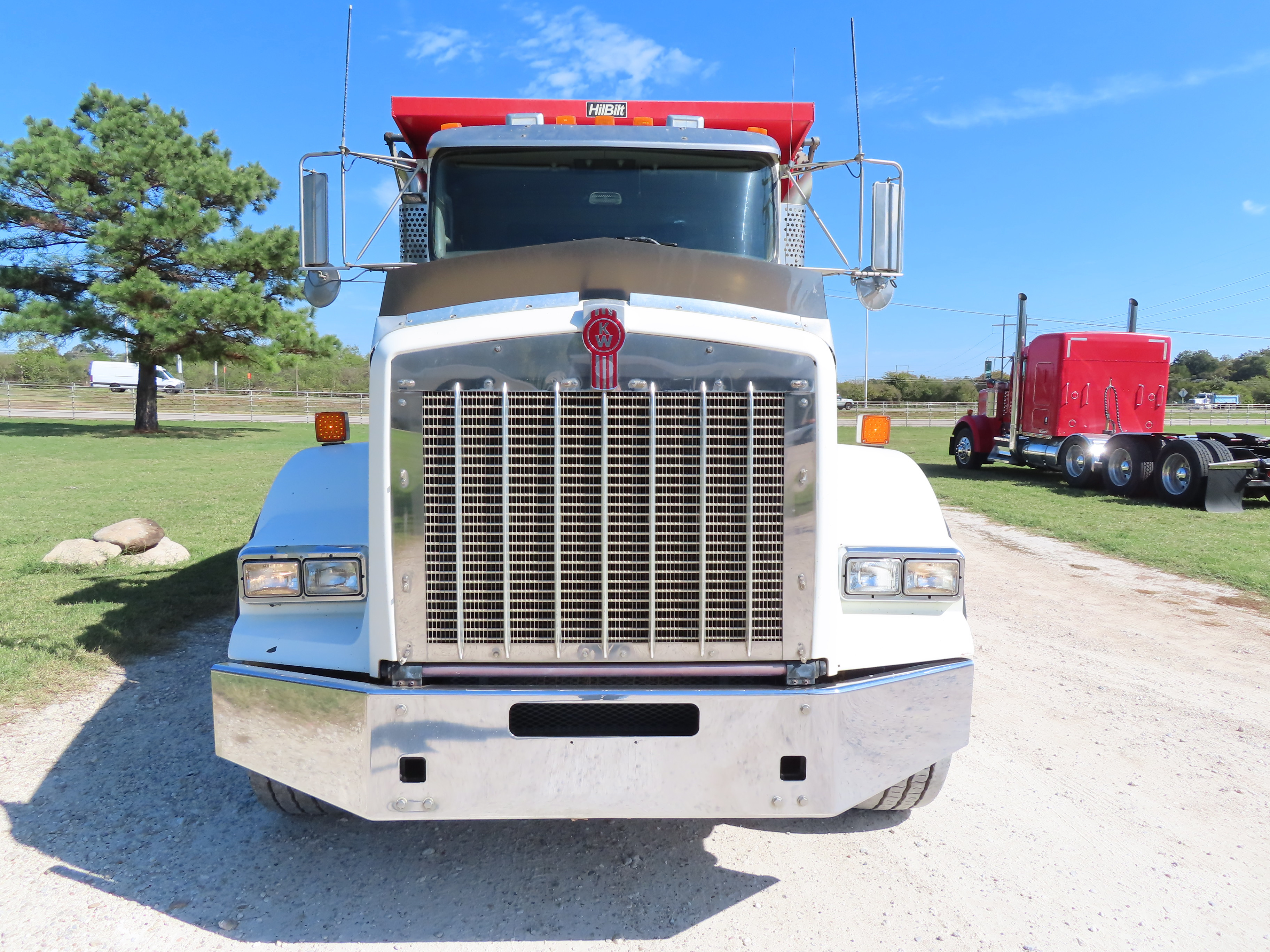 2014 Kenworth T800 Dump Truck - TRK