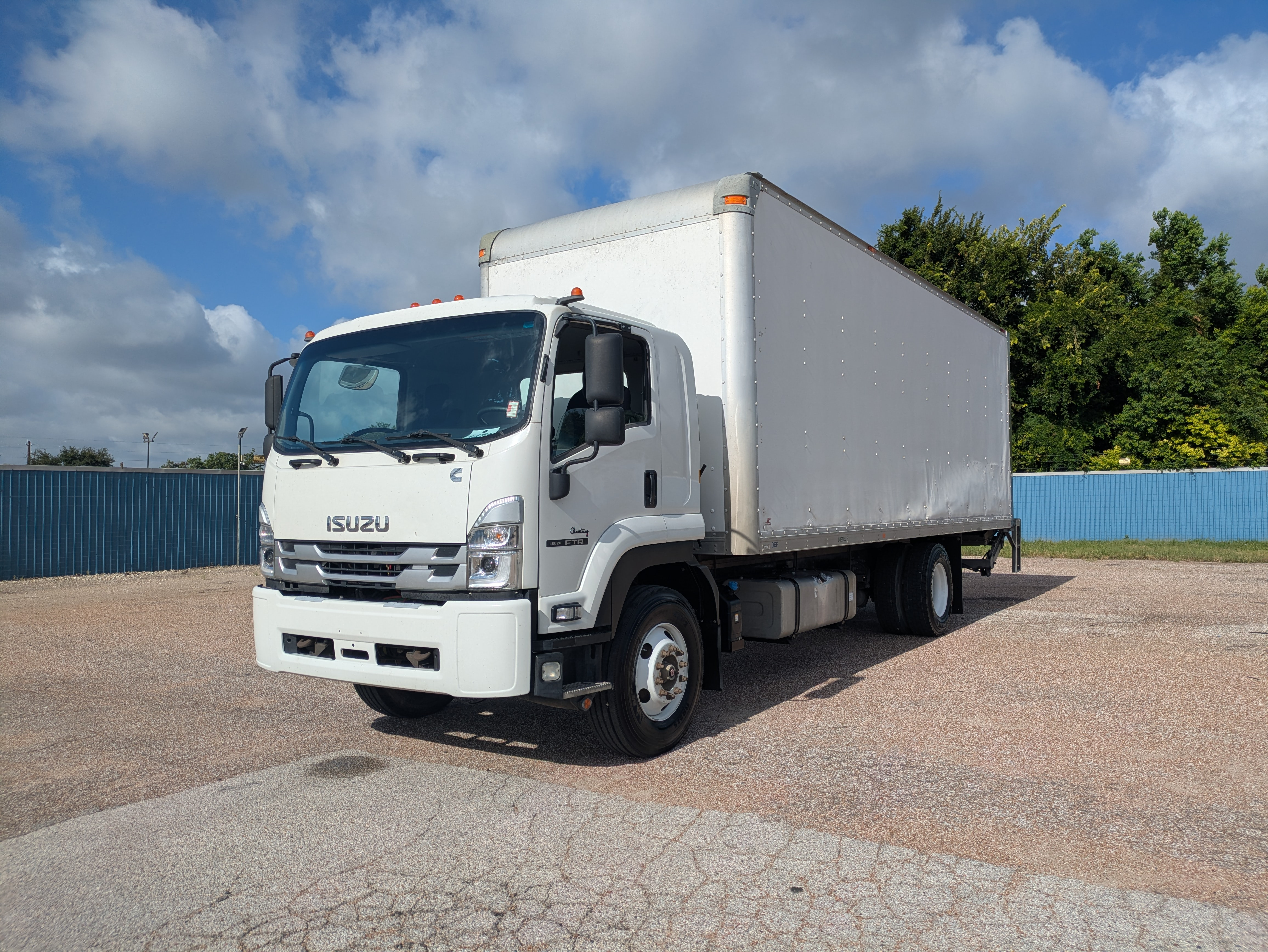 Photo of a 2023 Isuzu FTR (Diesel)