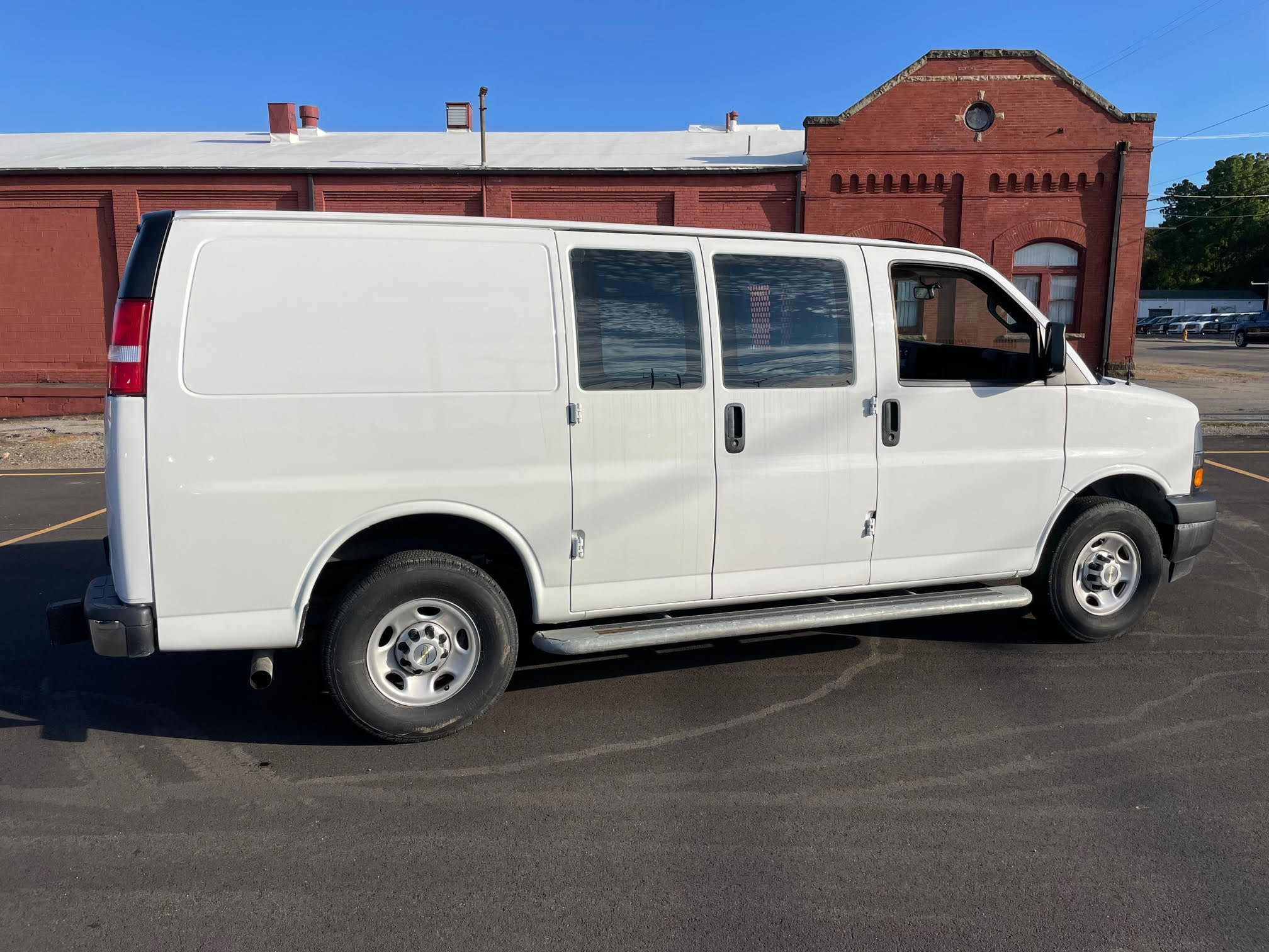 2023 Chevrolet Express Cargo Work Van's photo