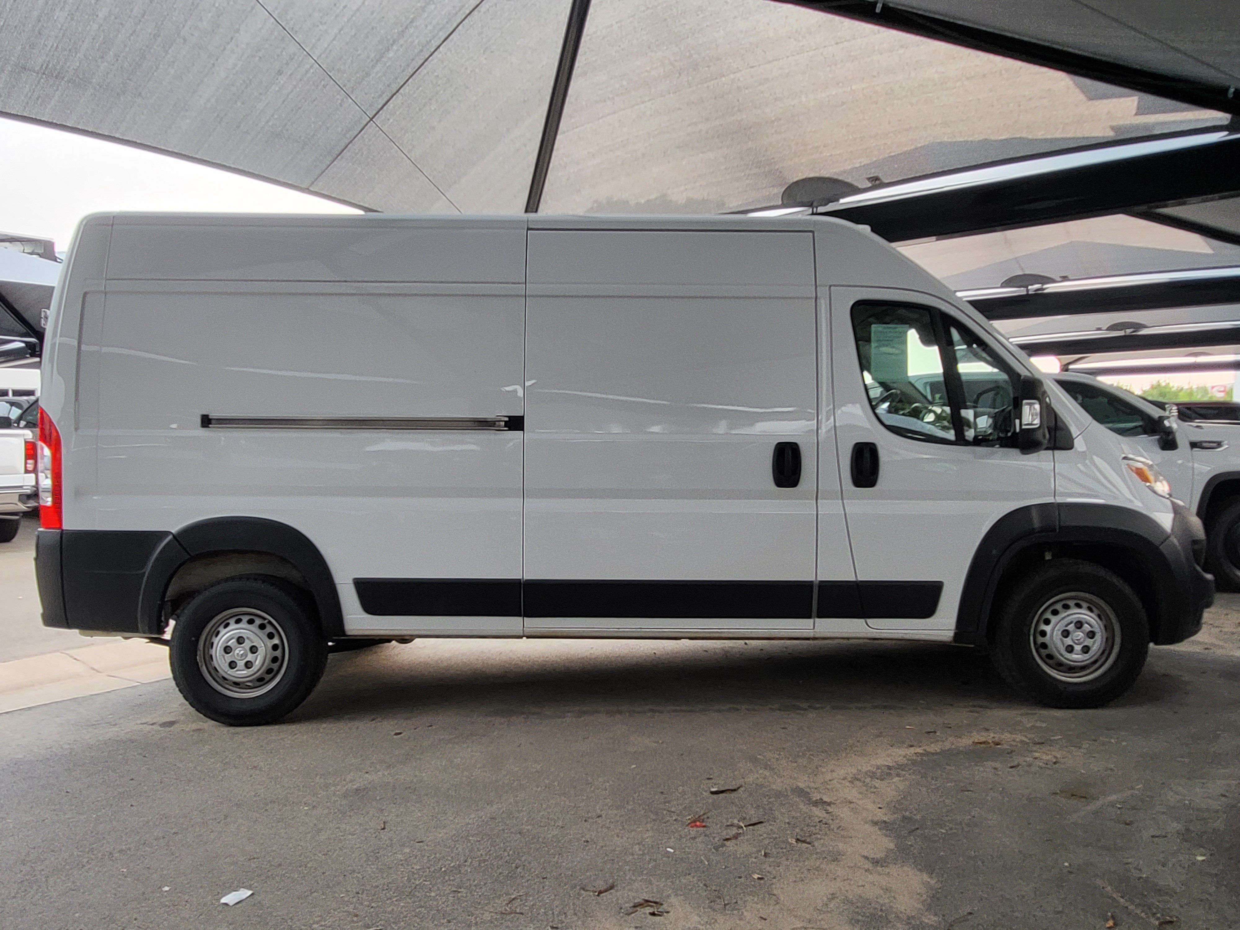 2024 RAM Ram 3500 Chassis Cab SLT - Photo 28