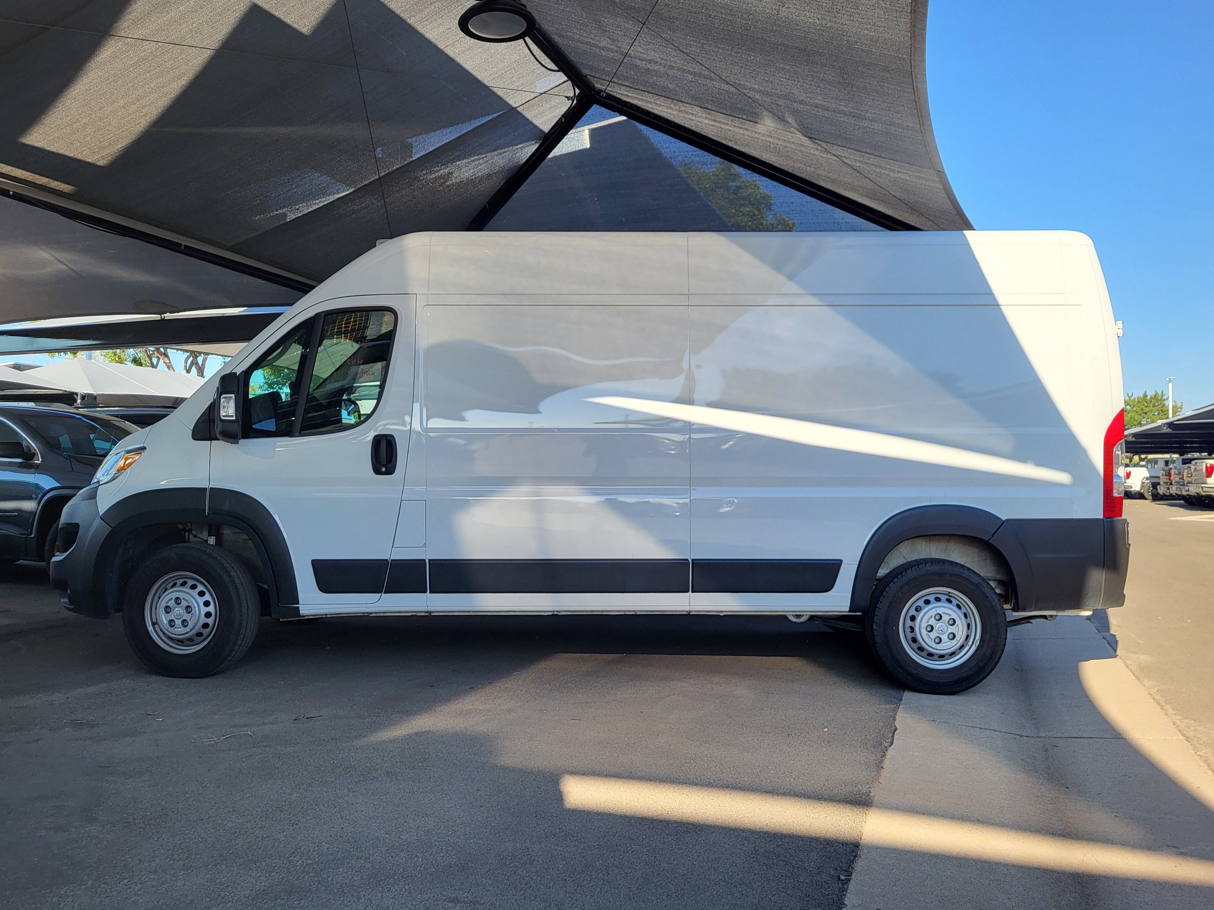 2024 RAM Ram 3500 Chassis Cab SLT - Photo 25