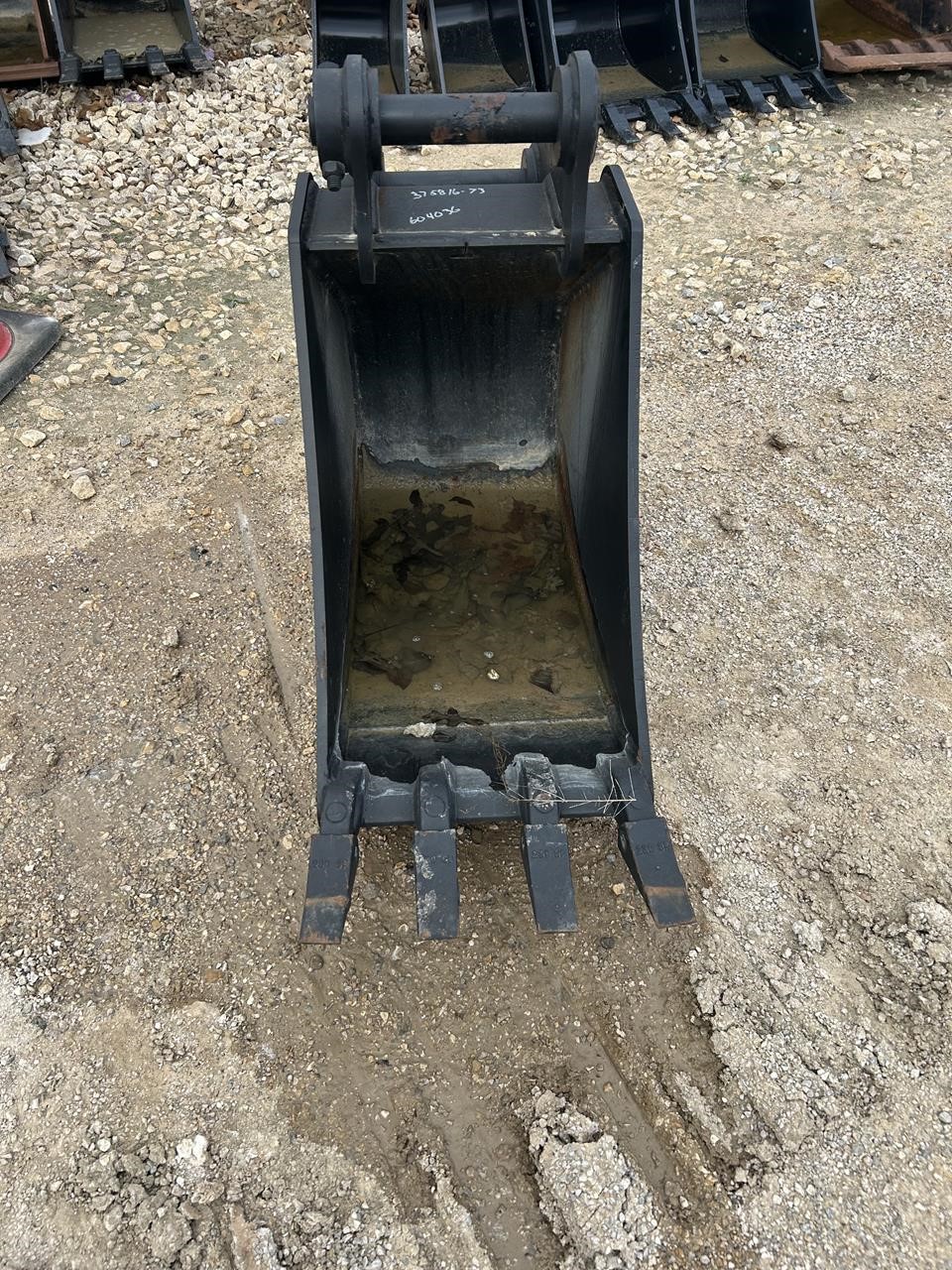 2023 Yanmar 18 in. FLAT BOTTOM BUCKET - YANMAR VIO80 EXCAVATOR