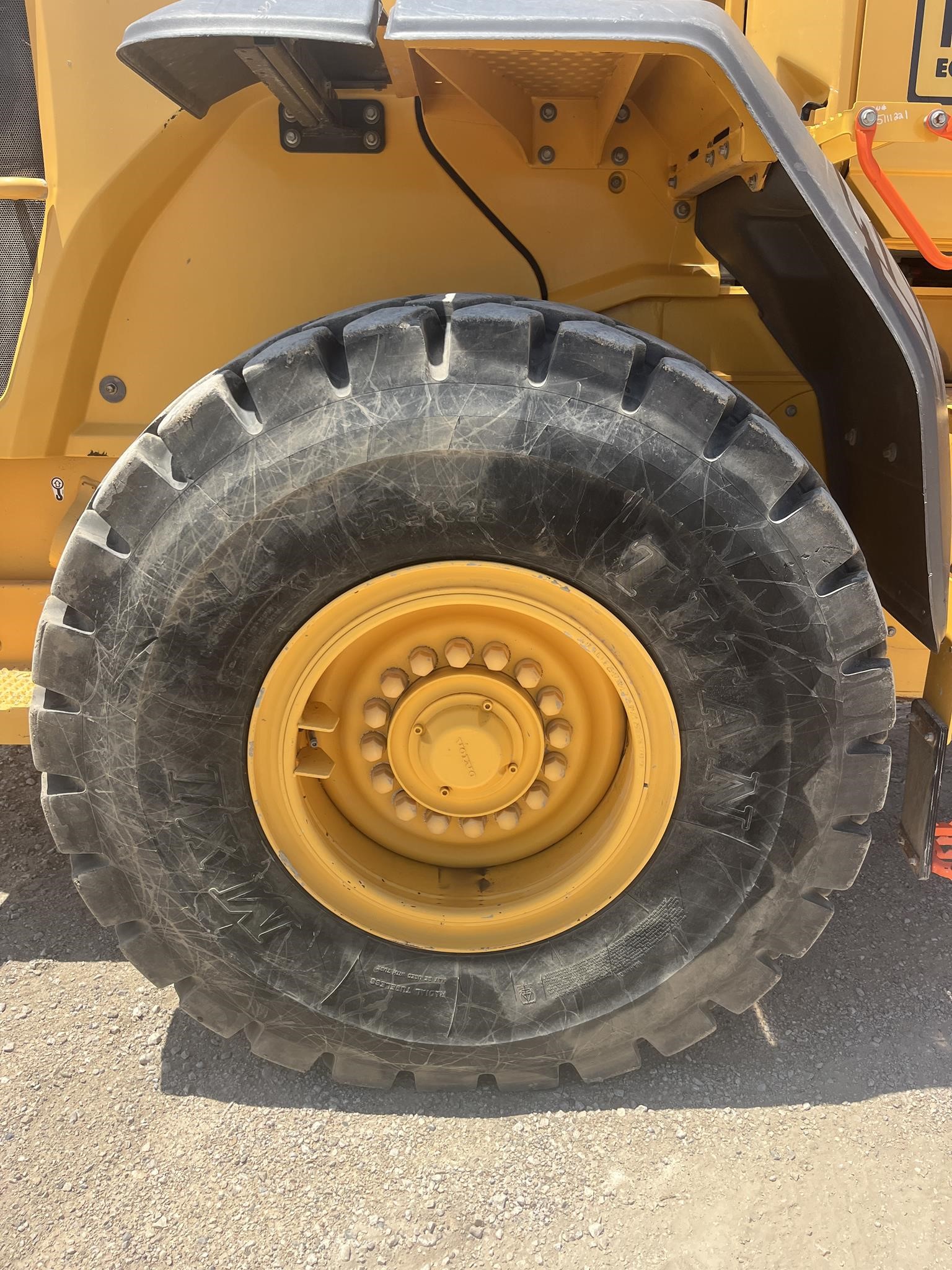 2021 Volvo L70H